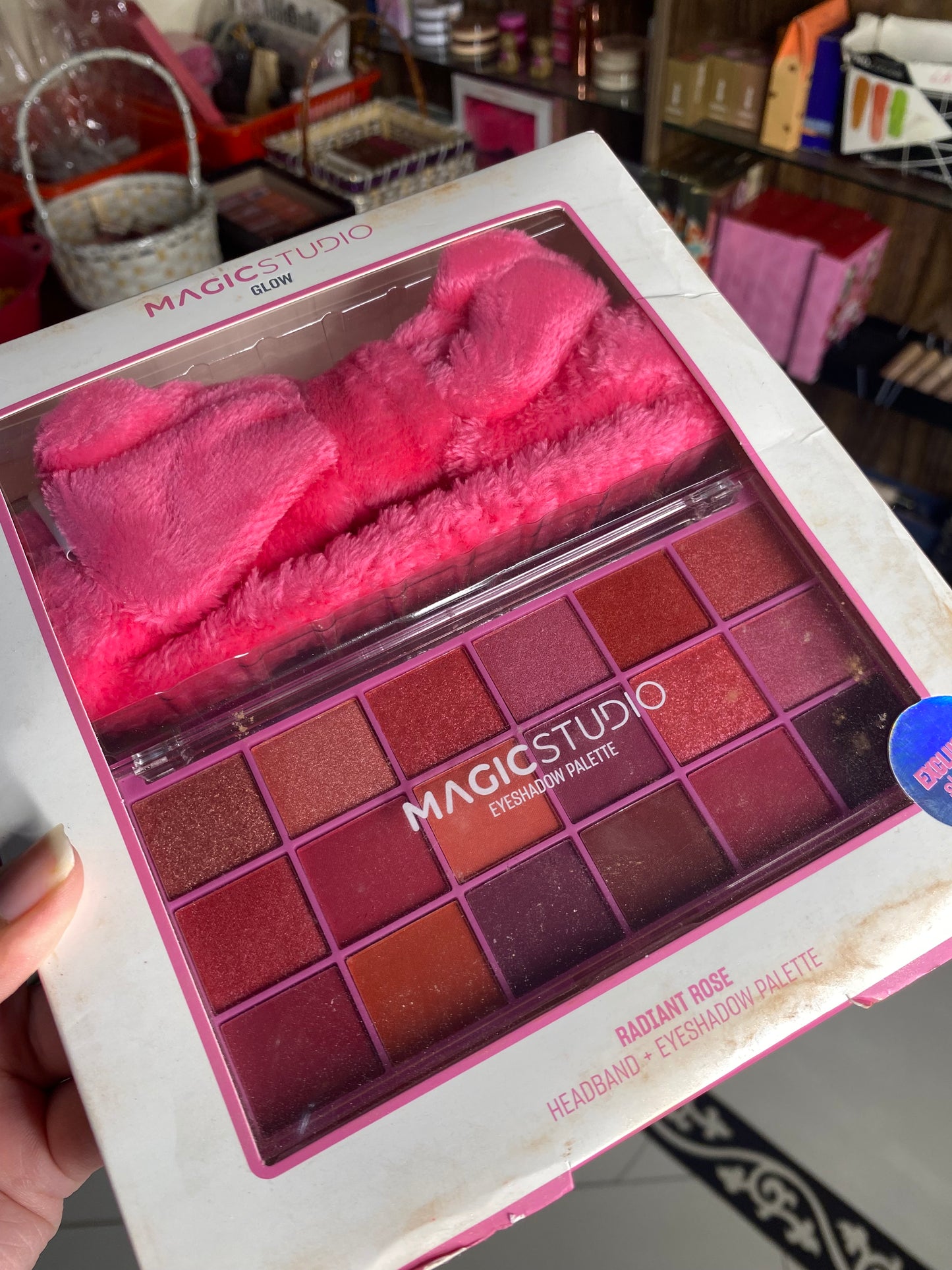 Magic Studio Radiant Rose (Headband & Eyeshadow Palette)