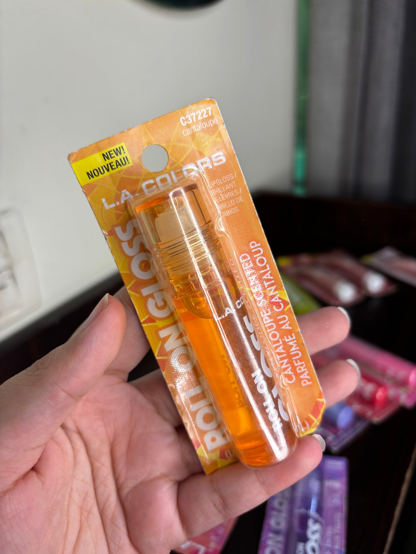 La Colours Roll On Lip Oil