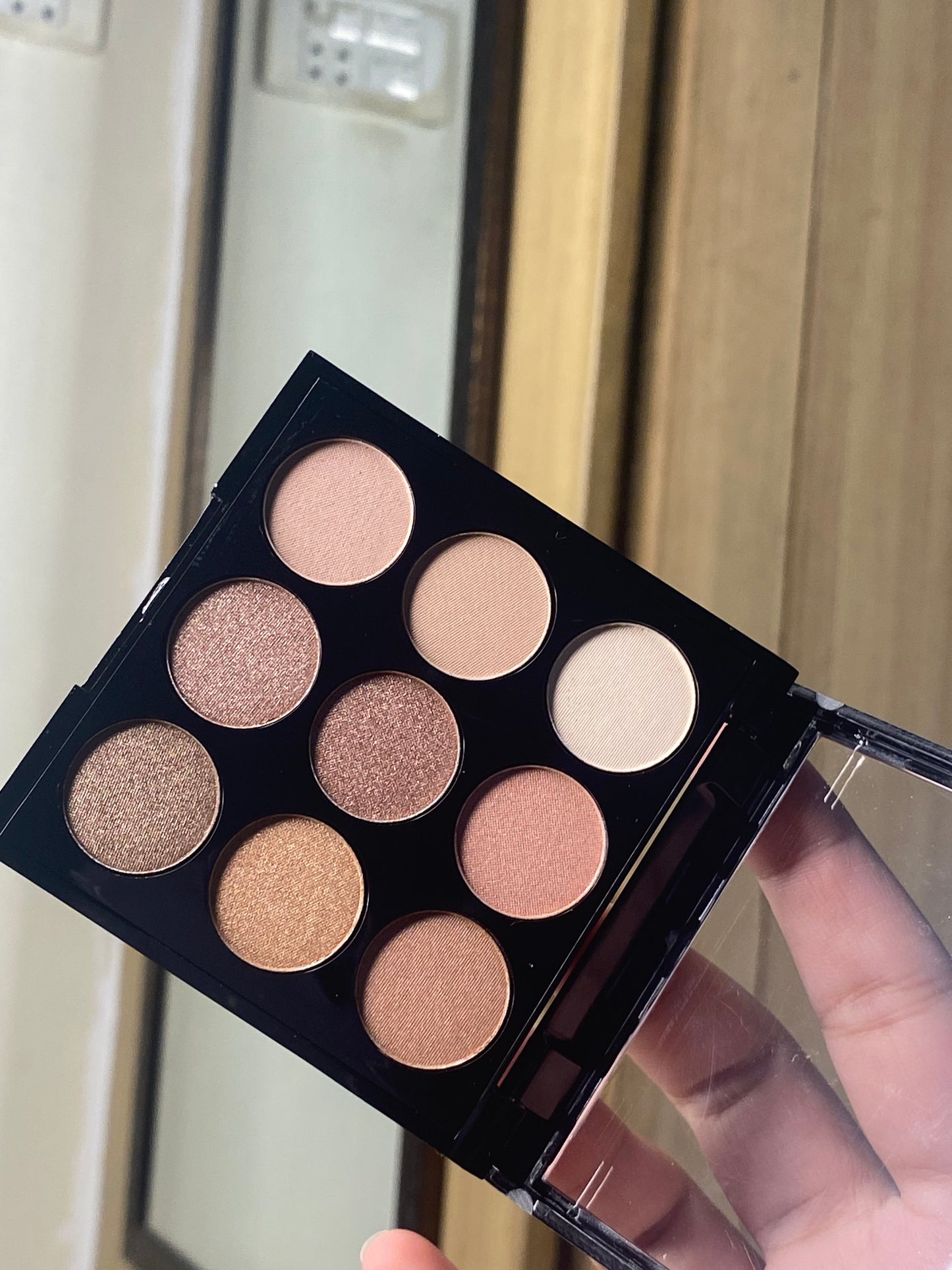 Ellen Tracy Ultimate Nudes Eyeshadow Palette