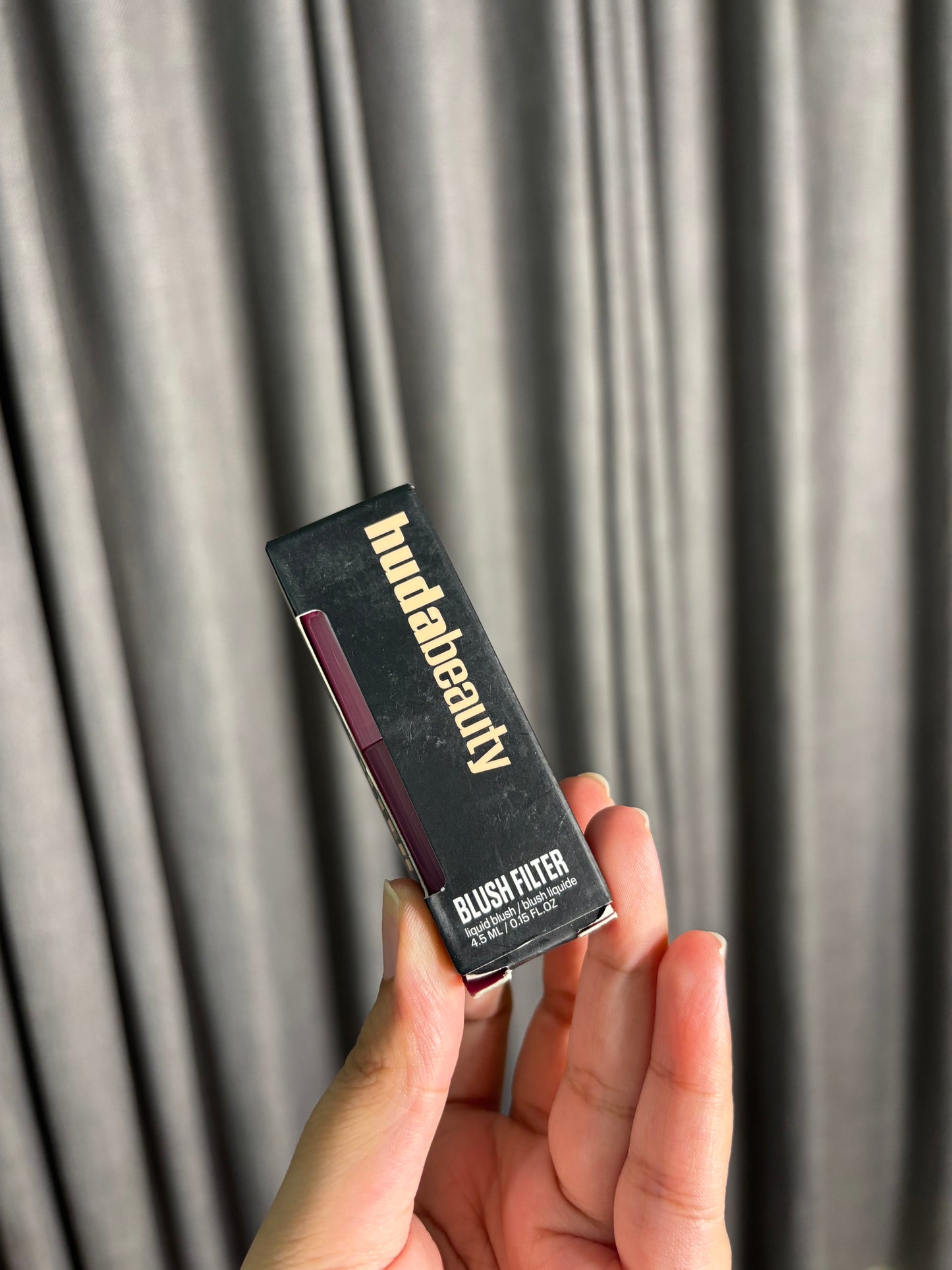 Huda Beauty Deal (Lip Contour Stain + Blush Filter Liquid Blush) Random Shades
