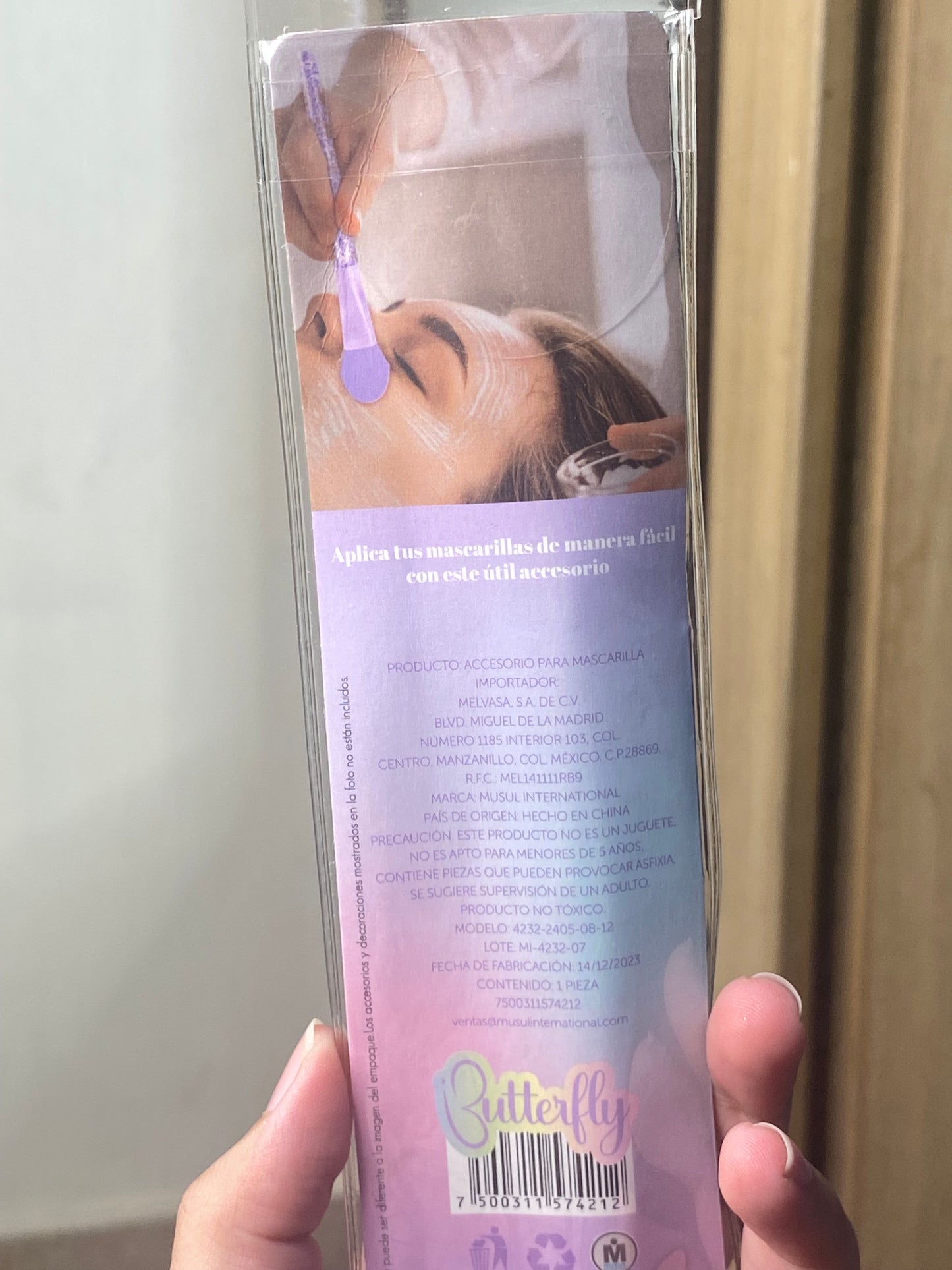 Face Mask Applicator