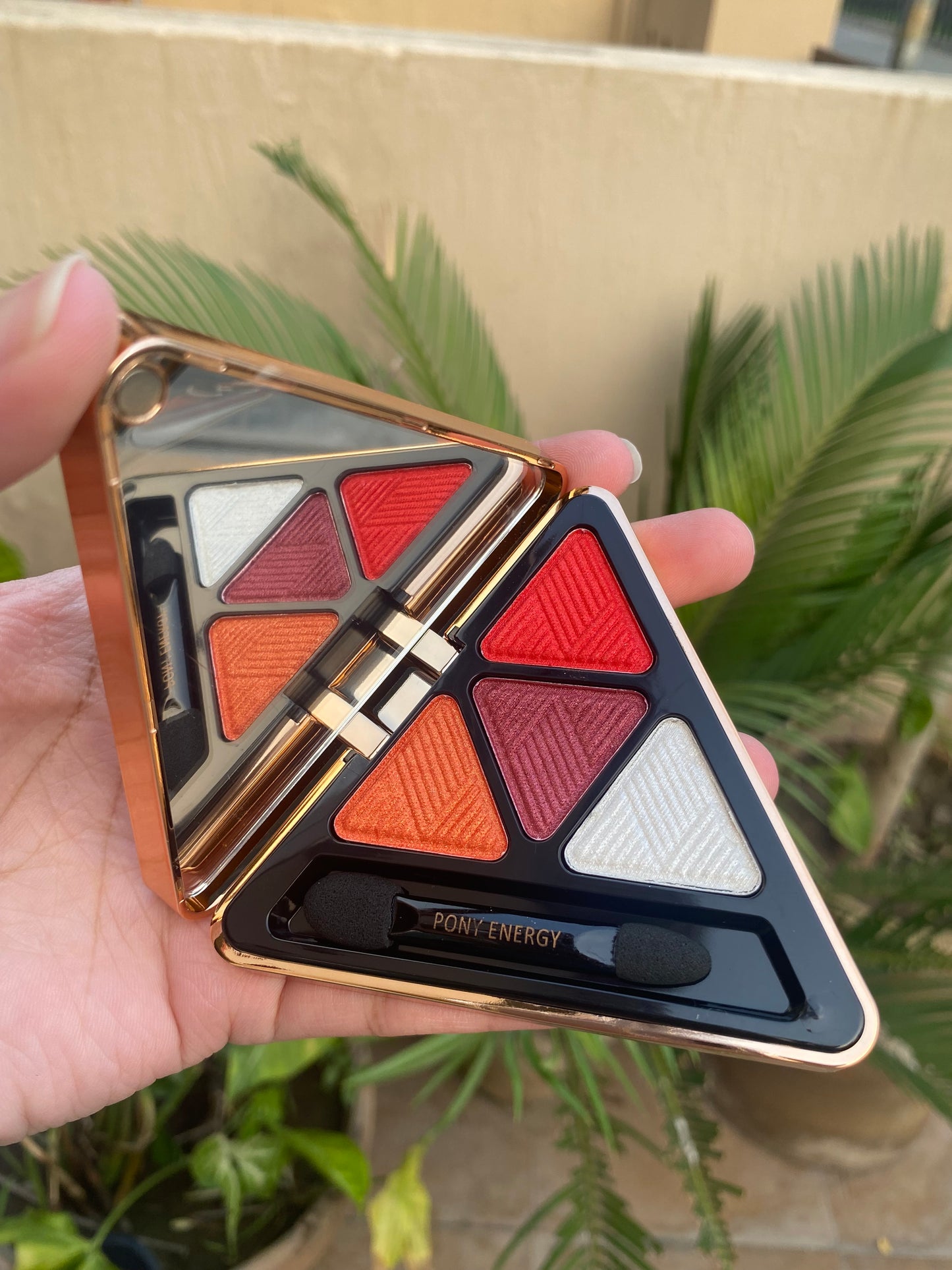 Pony Energy Triangle Eyeshadow Palette 4 Shades