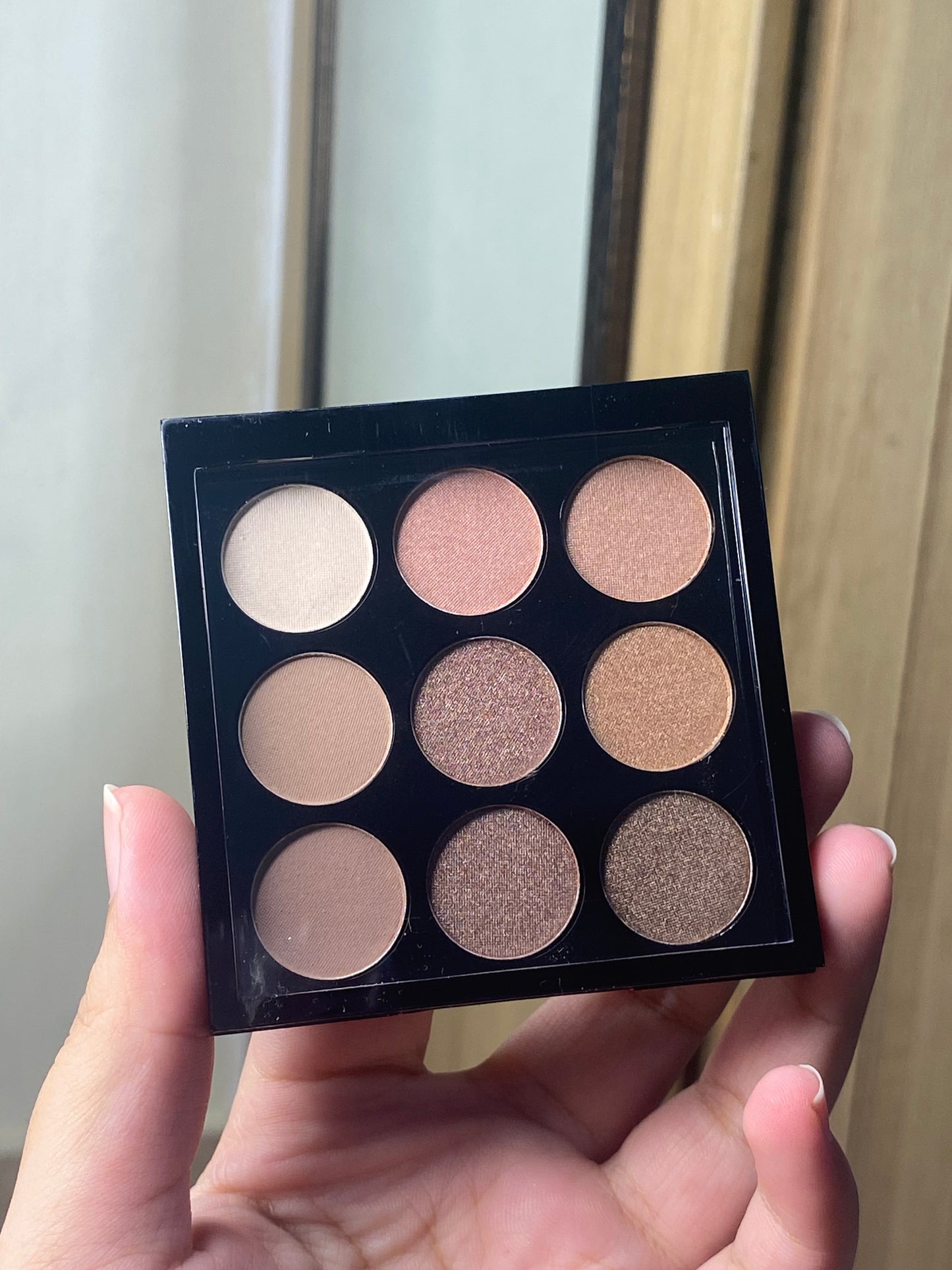 Ellen Tracy Ultimate Nudes Eyeshadow Palette