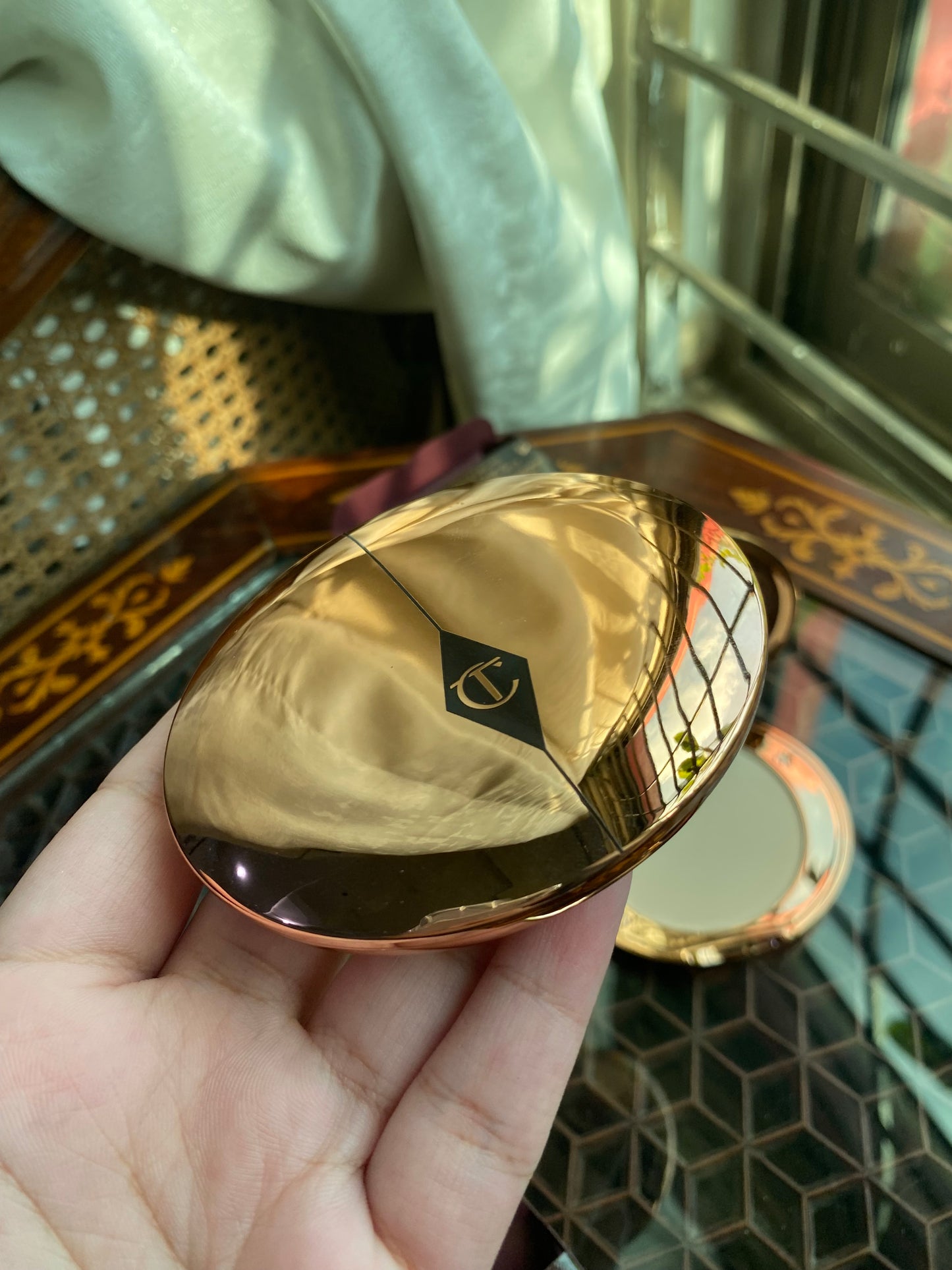 Charlotte Tilbury Air Brush Flawless Finish Complexion Perfecting Micro Powder