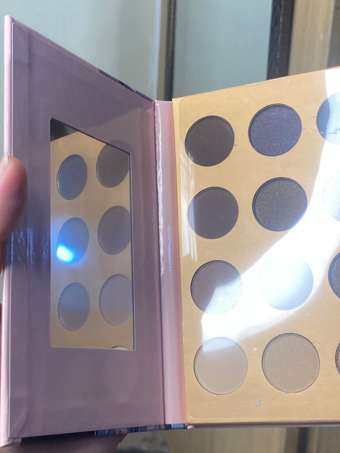 Vivo London Eyeshadow Palette