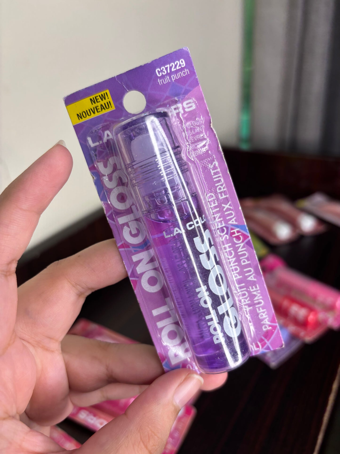 La Colours Roll On Lip Oil
