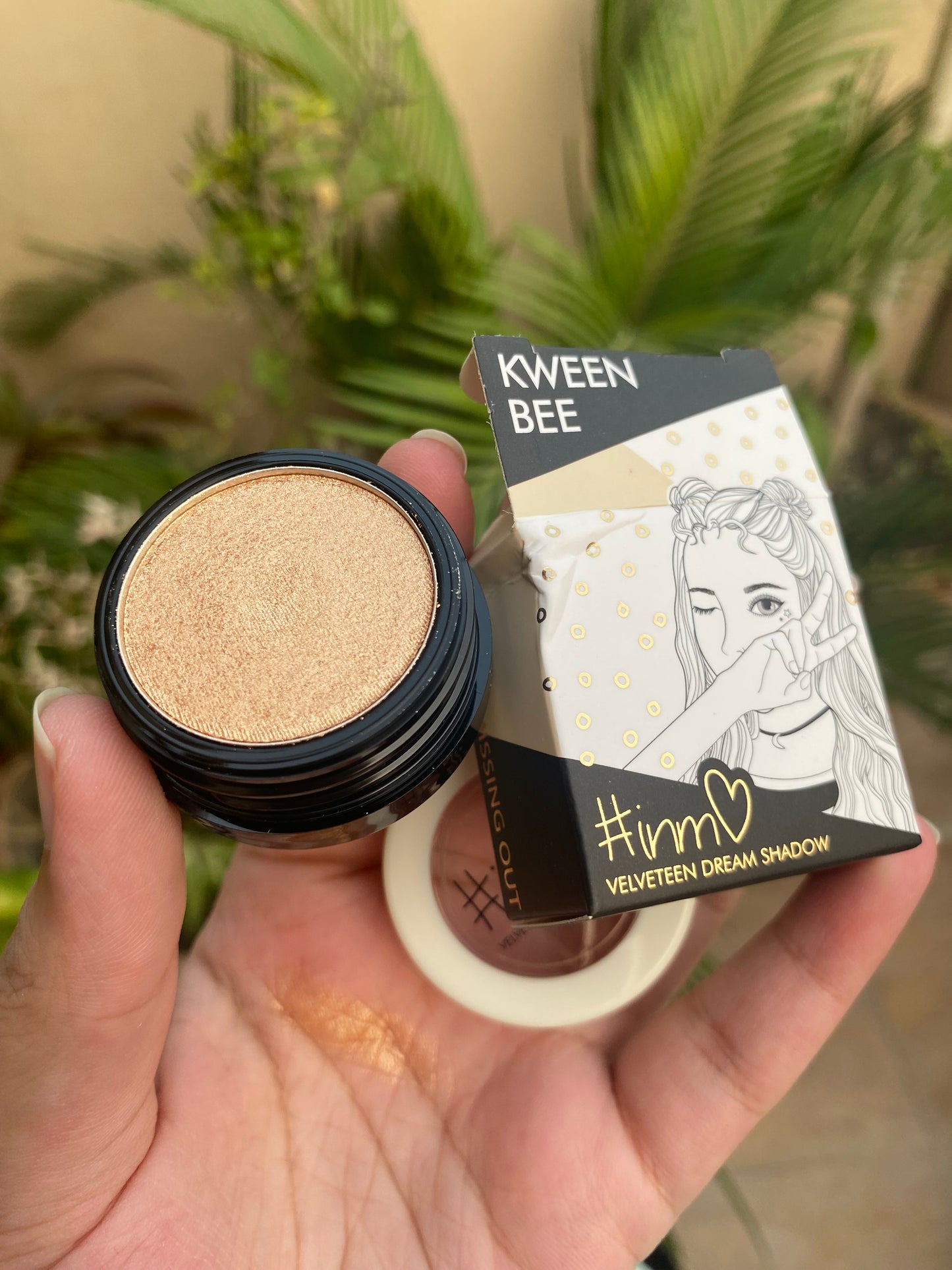 Kween Bee Eyeshadow Single