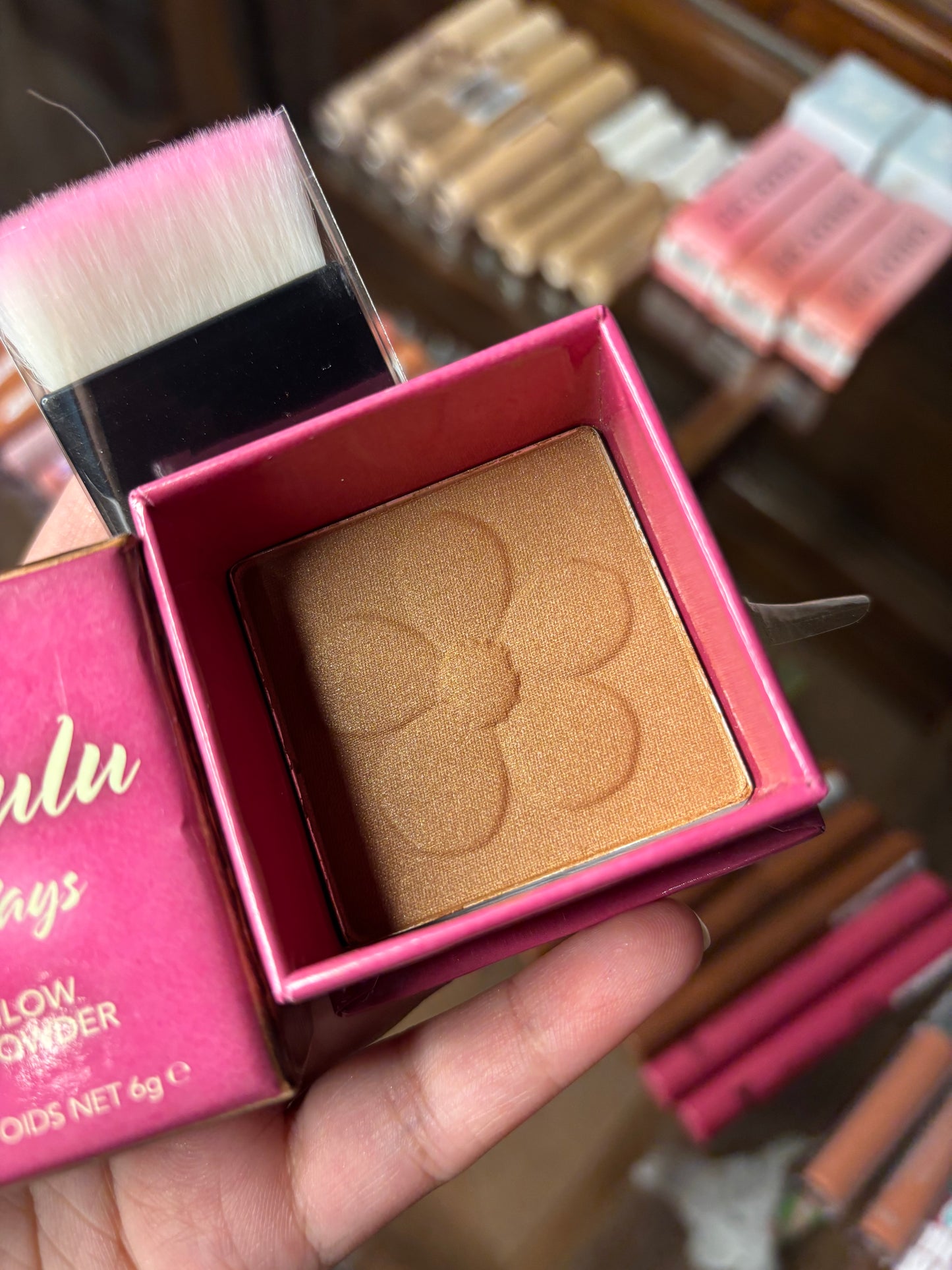 W7 Honolulu Sun Rays Shimmer Glow Bronzing Powder