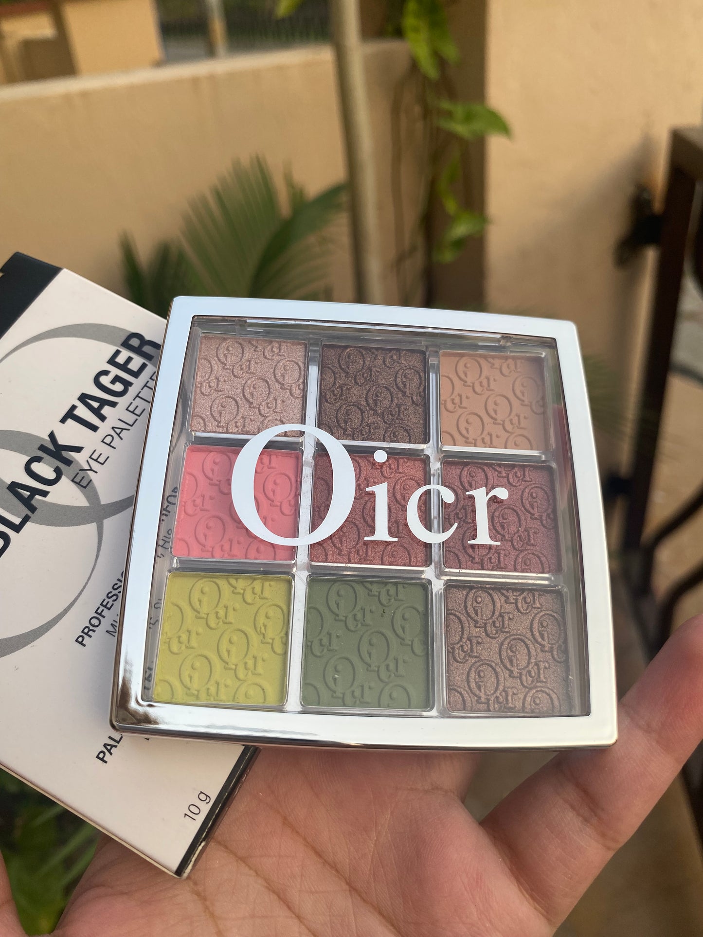 Oicr Black Tager Eyeshadow Palette