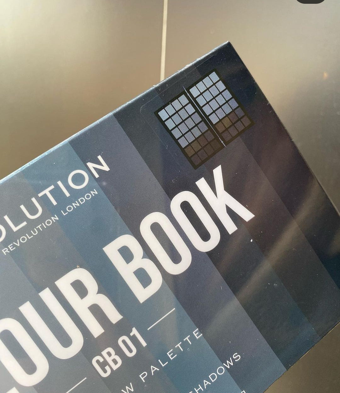 Makeup Revolution Eyeshadow Palette Color book CB 01