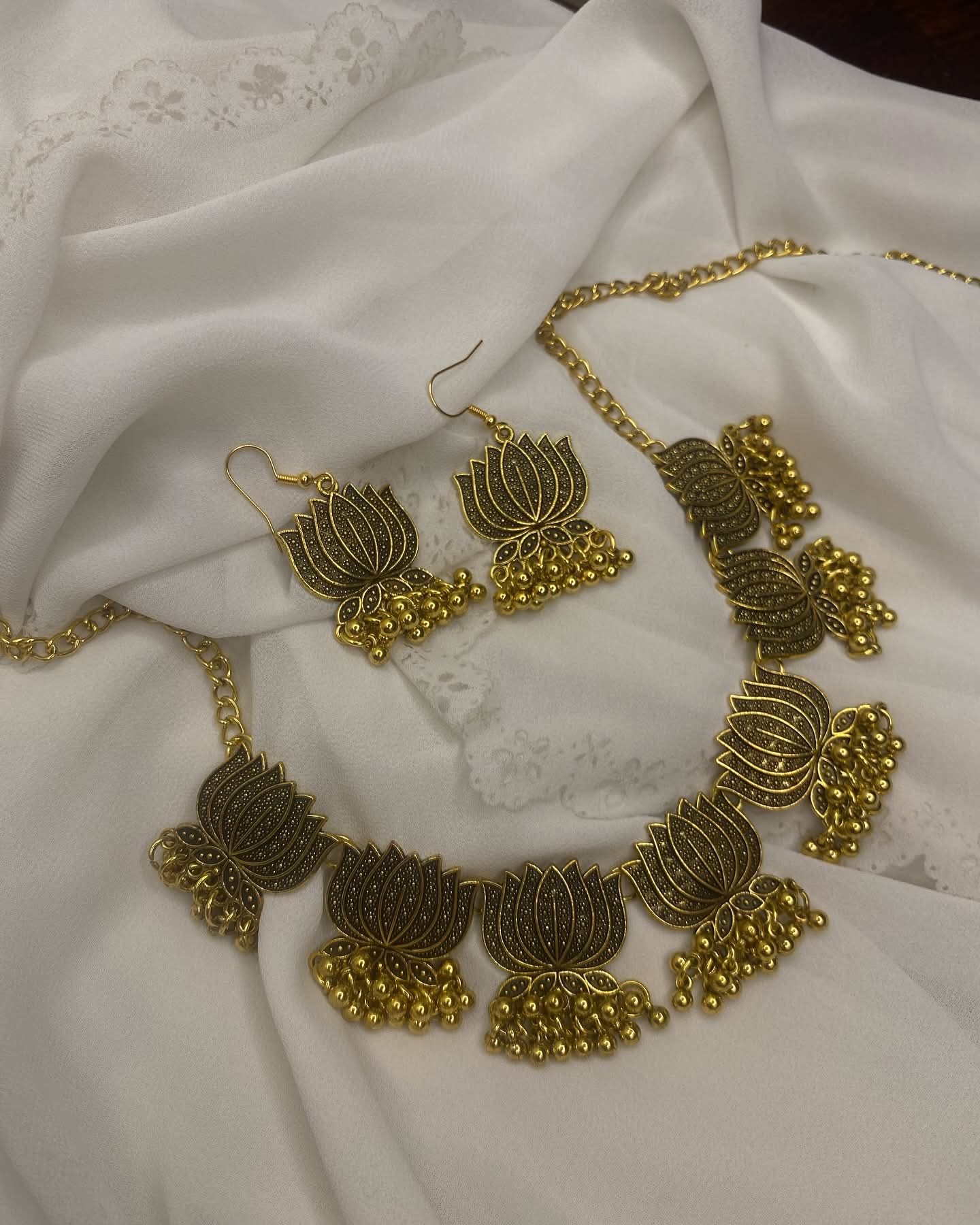 Lotus Earring And Necklace Set