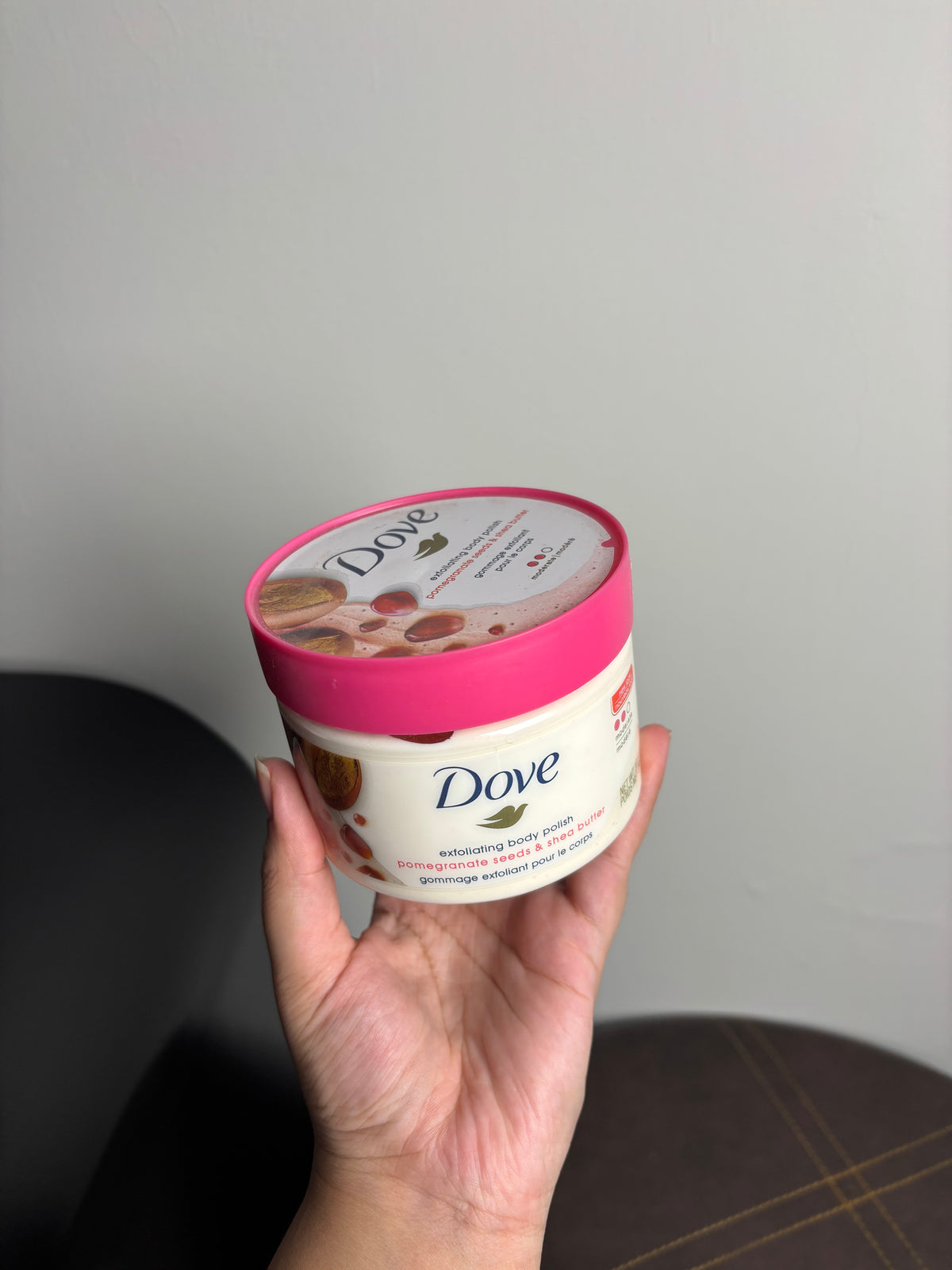 Dove Exfoliating Body Polish Pomegranate Seeds & Shea Butter