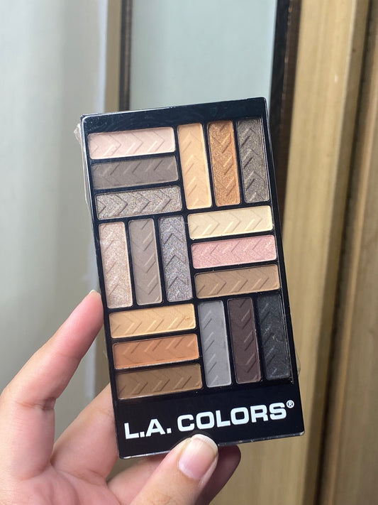 La Colors 18 Colour Eyeshadow Palette