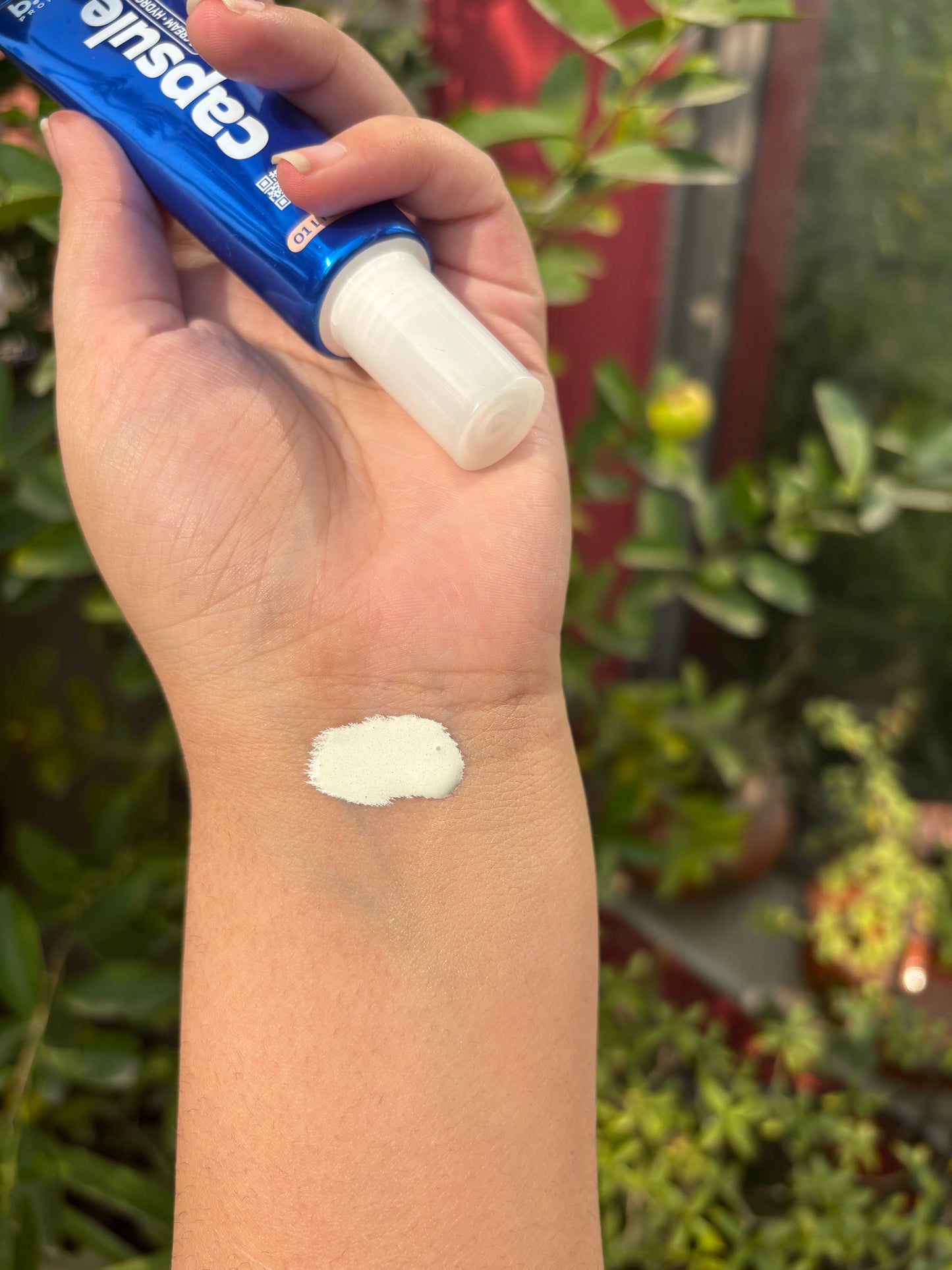 b.colour capsule cc cream hydro 3in1 shade 01 Light