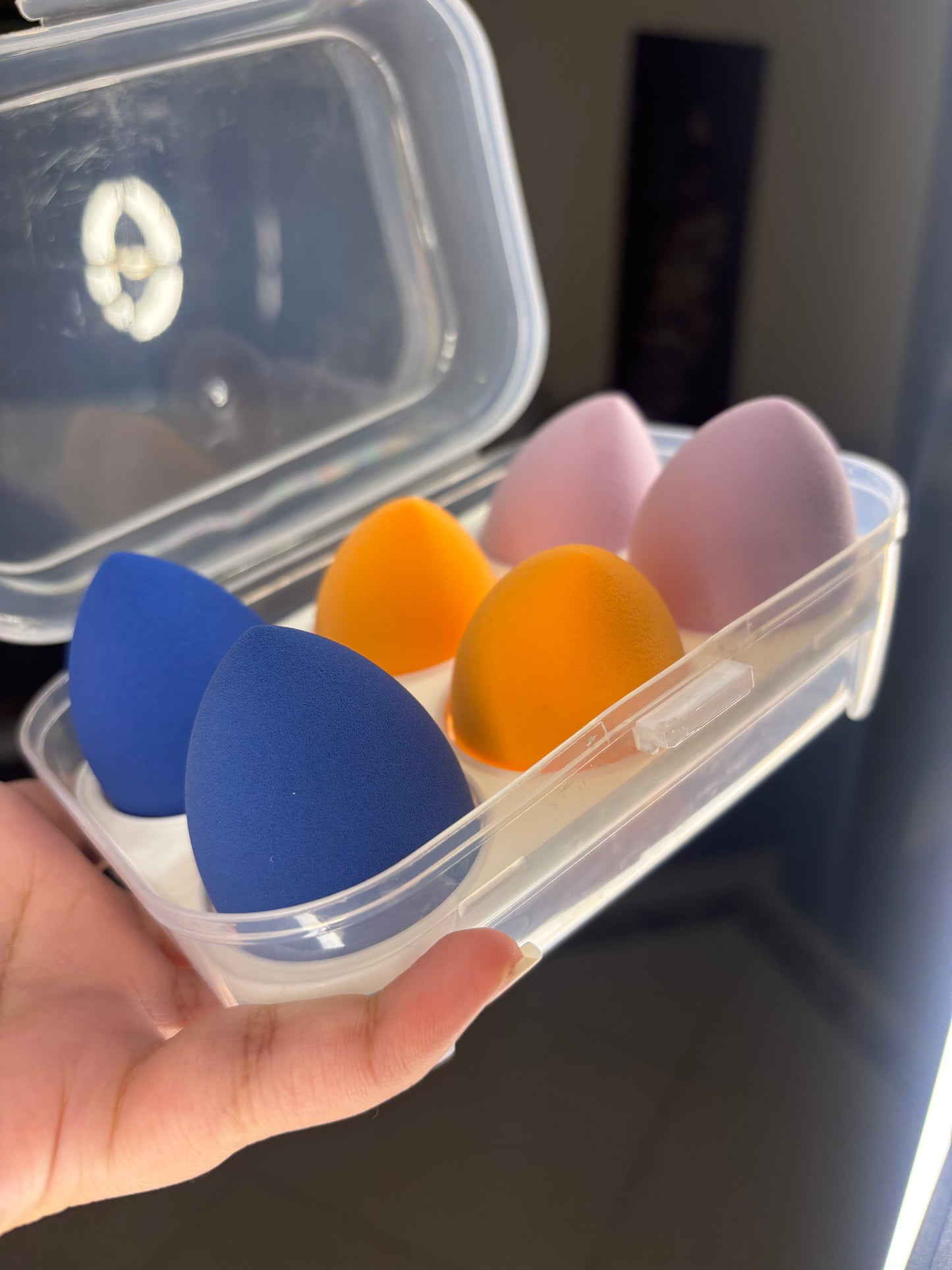 Box of 6 Beauty Blenders in Plastic Box (Random Colours)