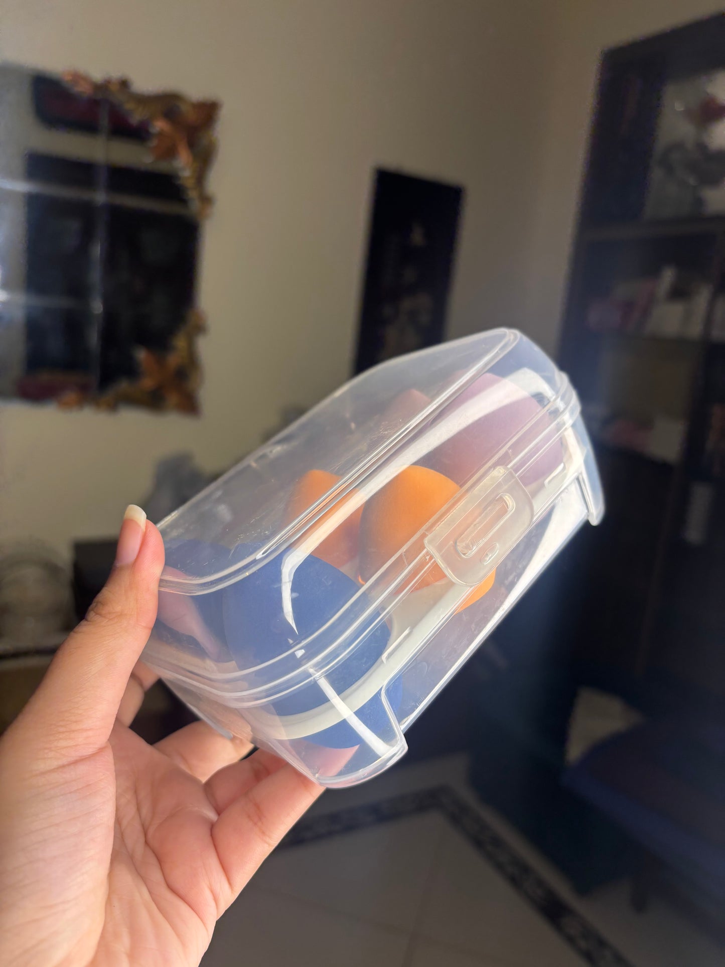 Box of 6 Beauty Blenders in Plastic Box (Random Colours)