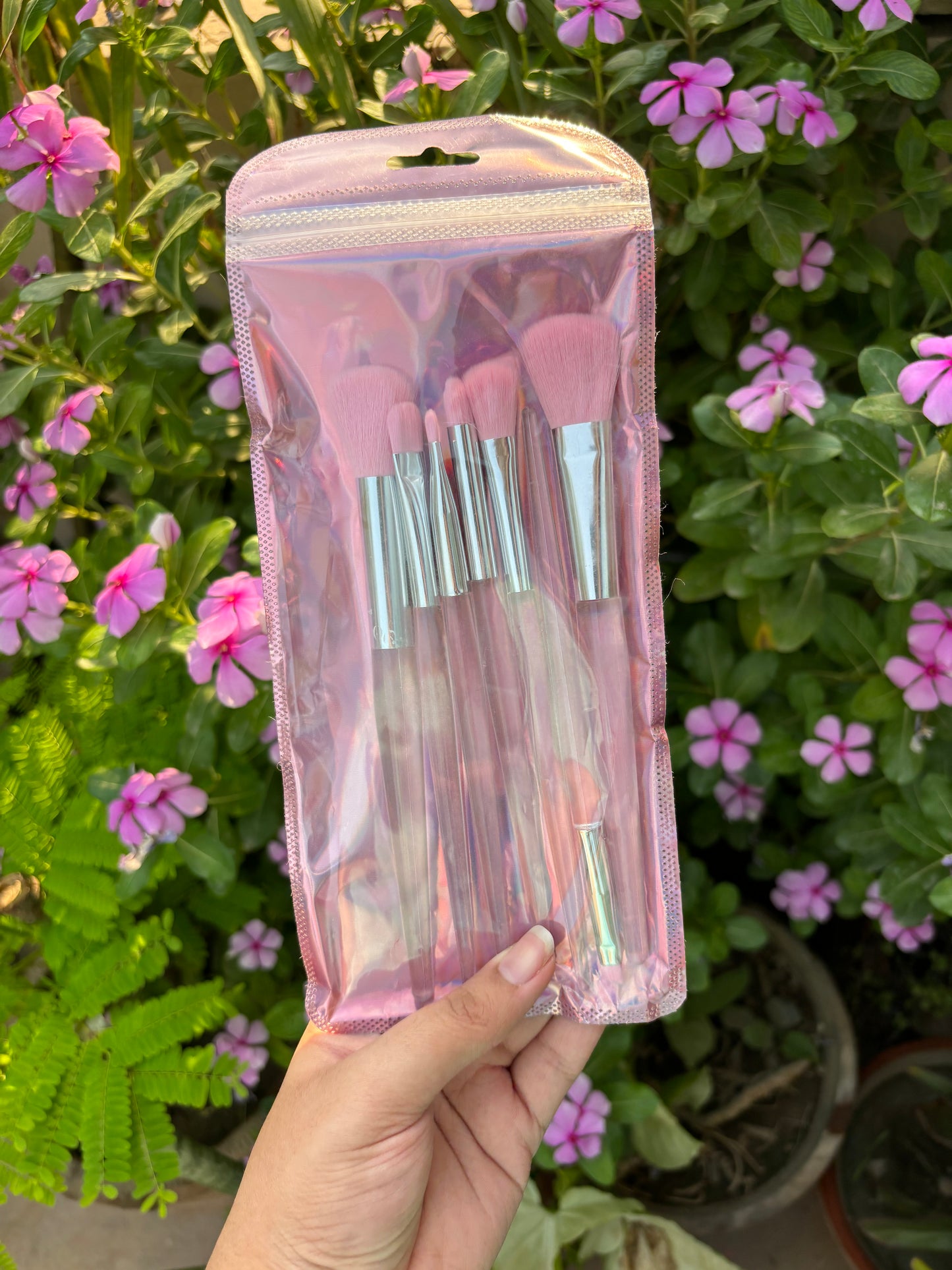 Set of 6 Makeup Brushes in Holographic Packaging