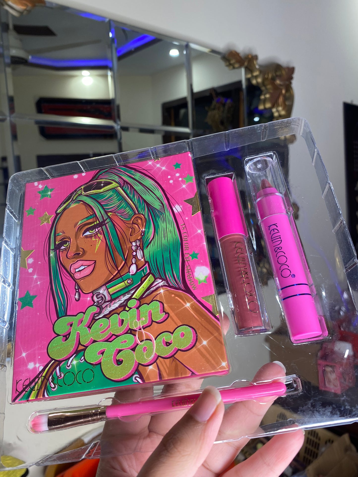 Kevin & Co Eye and Lip Set (eyeshadow palette, liquid lipstick, lip crayon, brush)