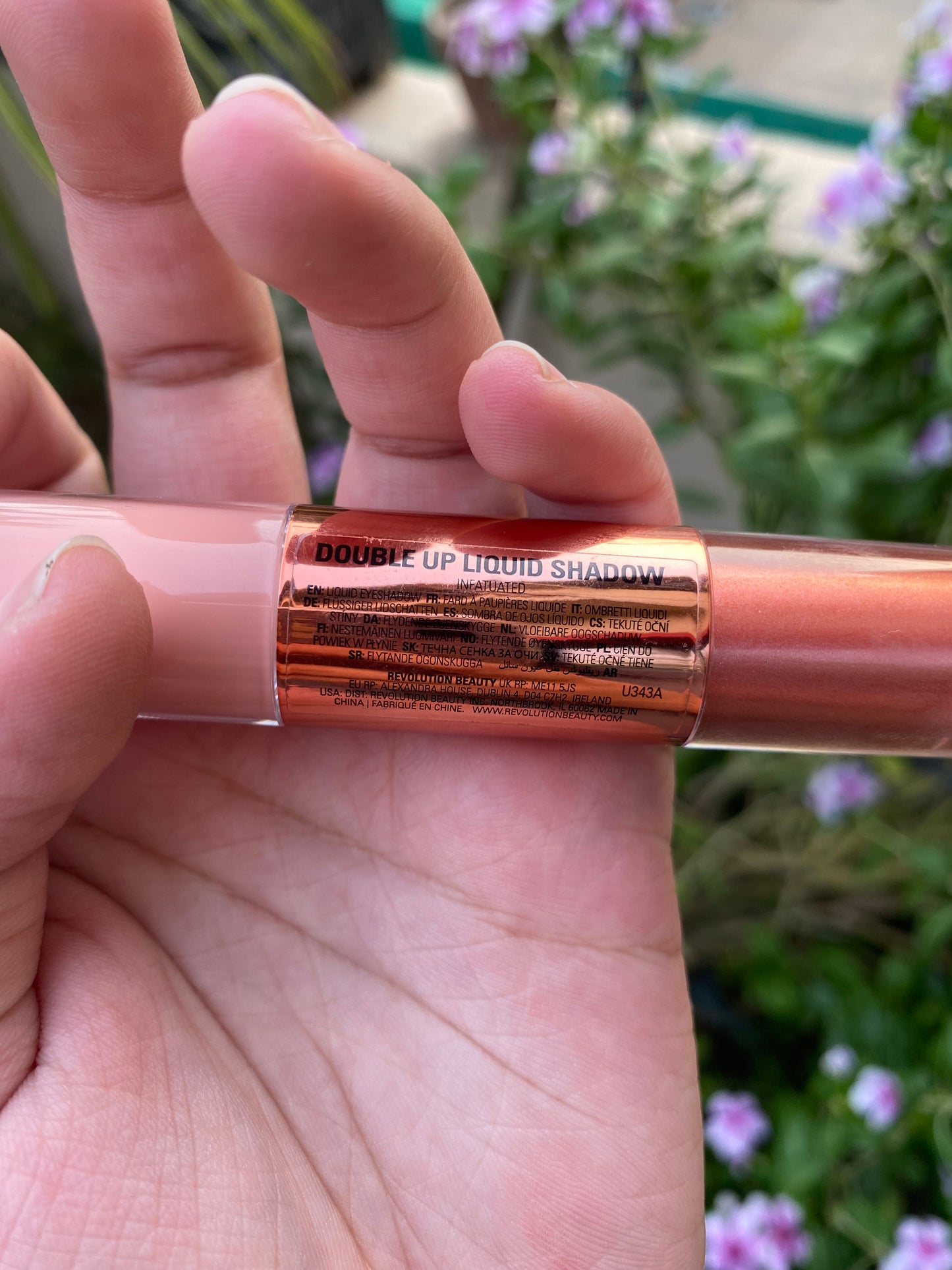 Makeup Revolution Double Up Liquid  Eyeshadow in shade 'infatuated'