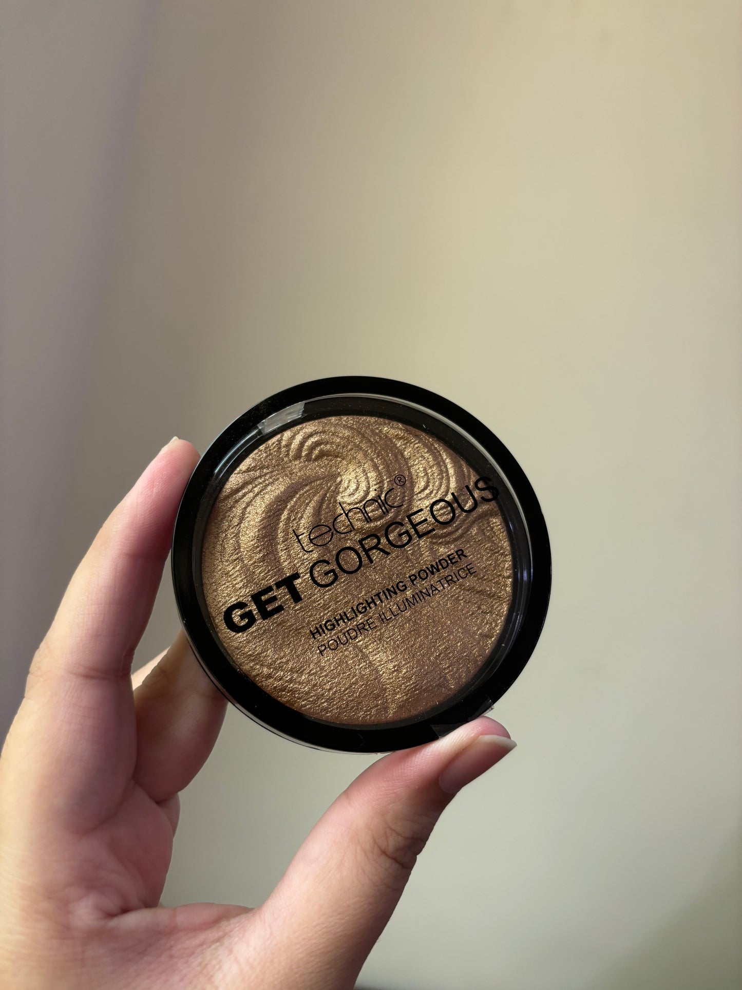 Technic Get Gorgeous Highlighter in Bronze Shade