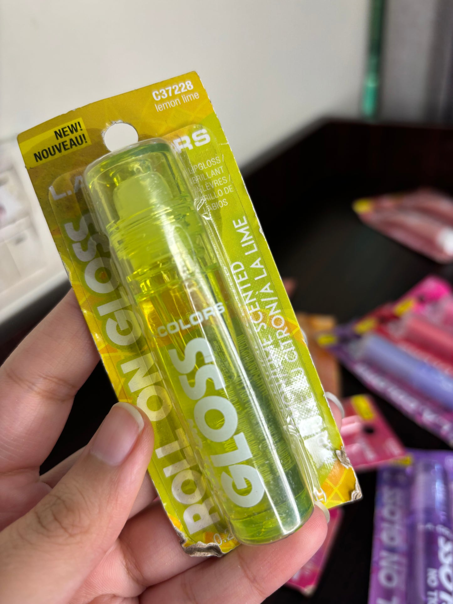 La Colours Roll On Lip Oil