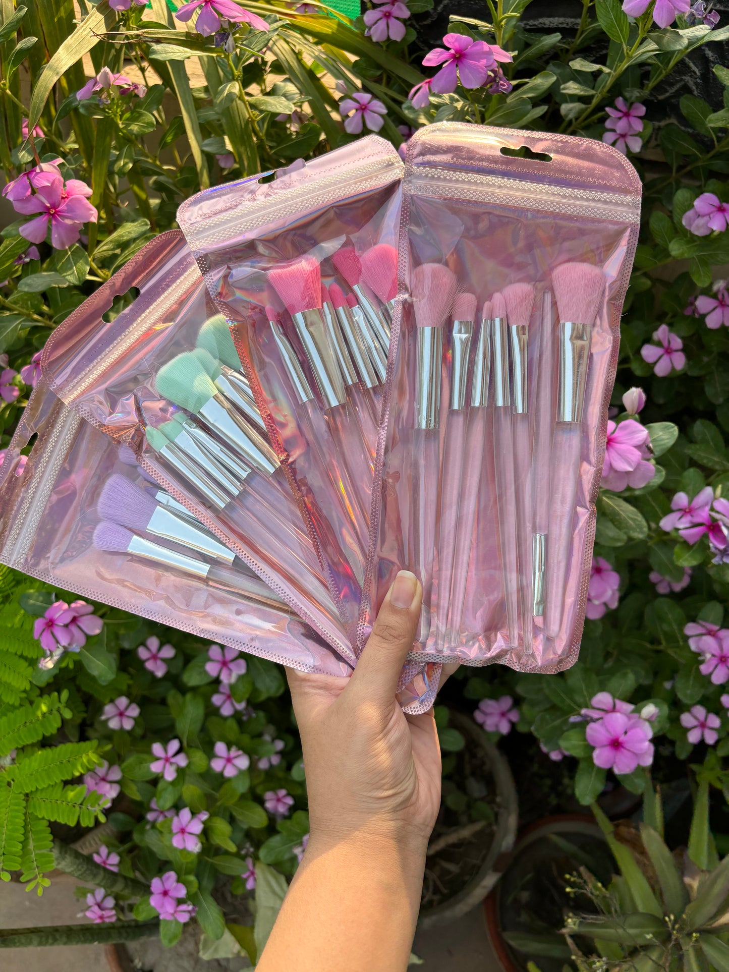 Set of 6 Makeup Brushes in Holographic Packaging