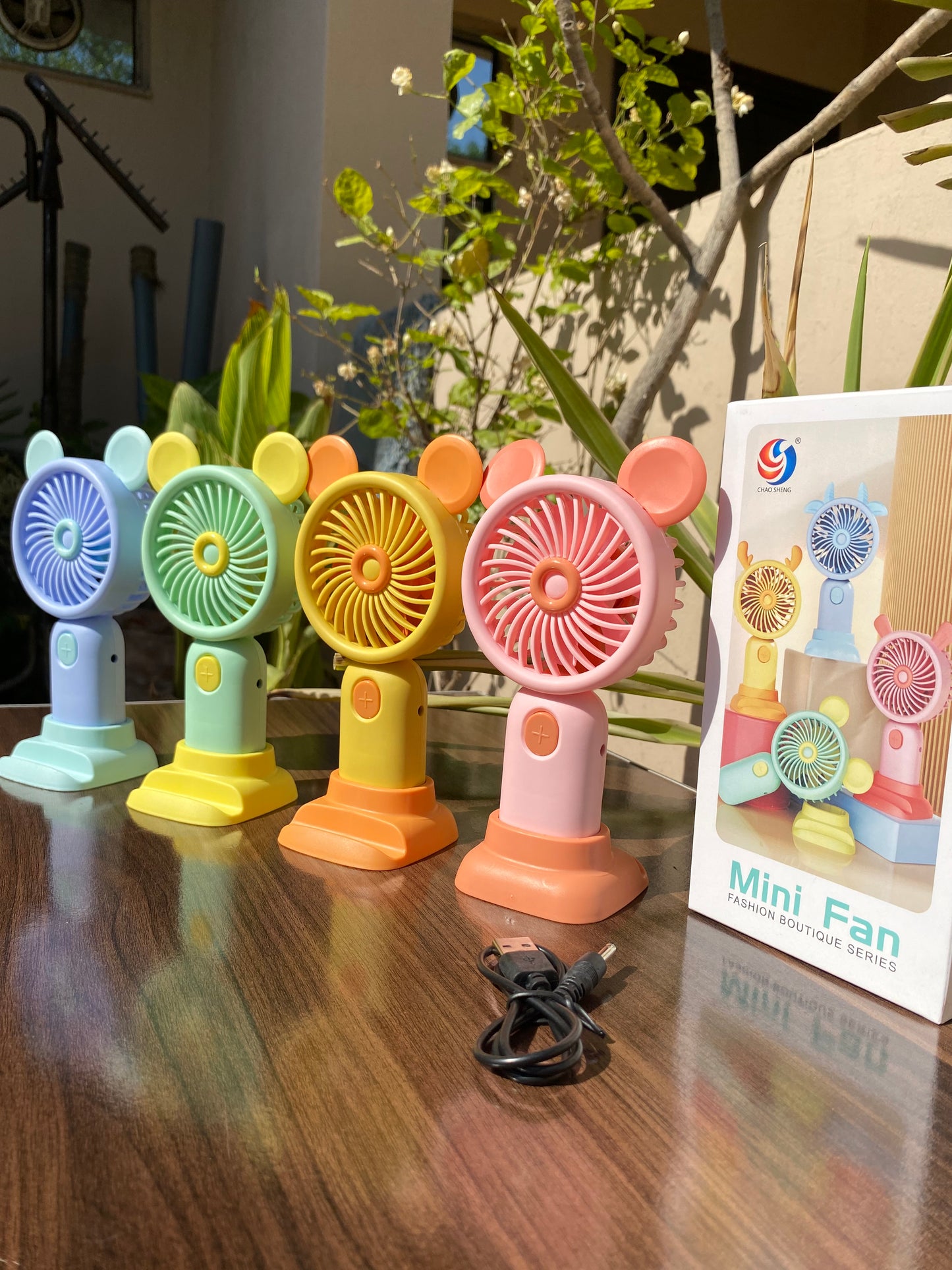 Portable + Chargeable Fan with Mobile Stand (one speed only)