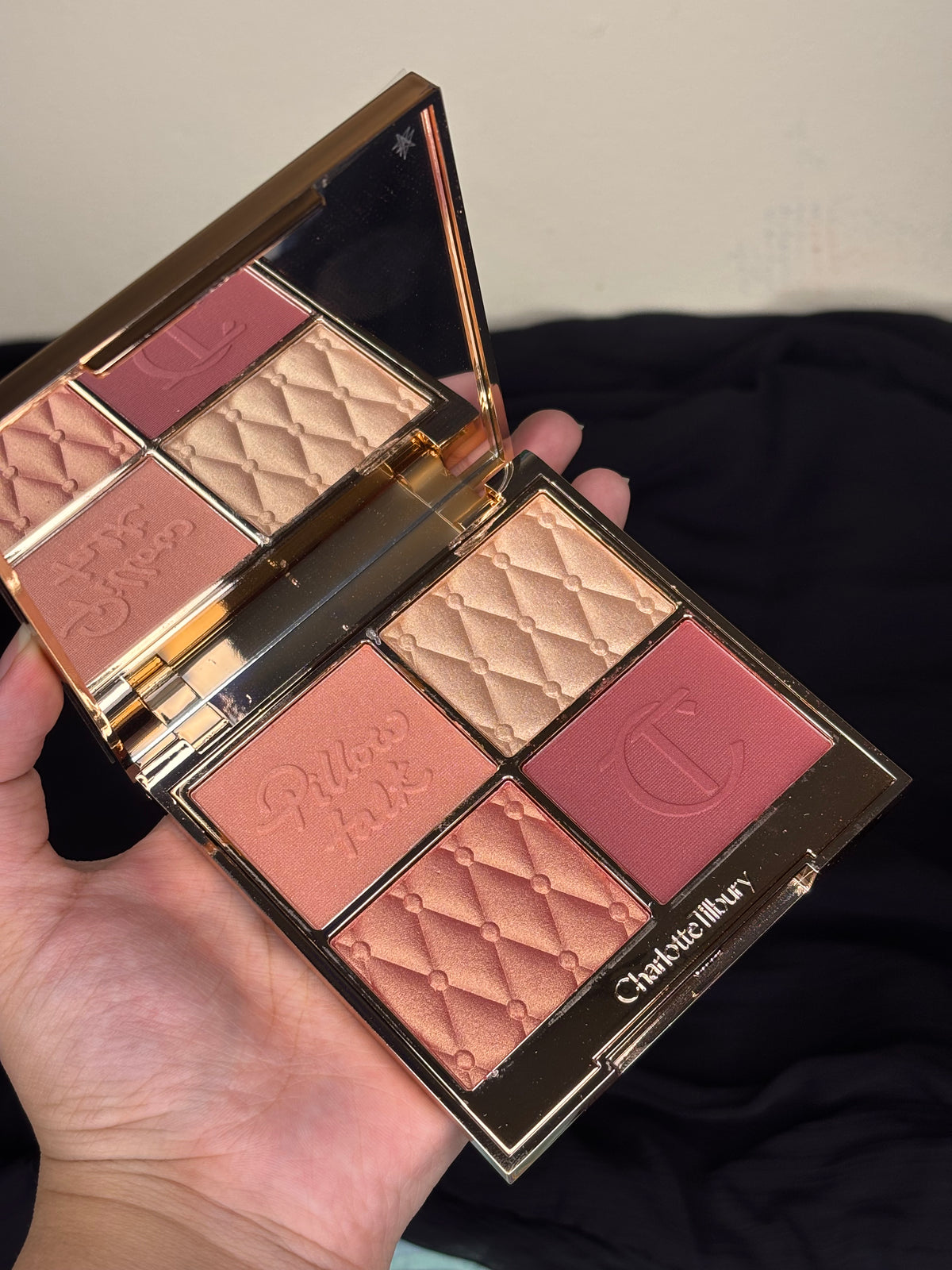 Charlotte Tilbury Pillow Talk Beautifying Face Palette – Medium to Deep