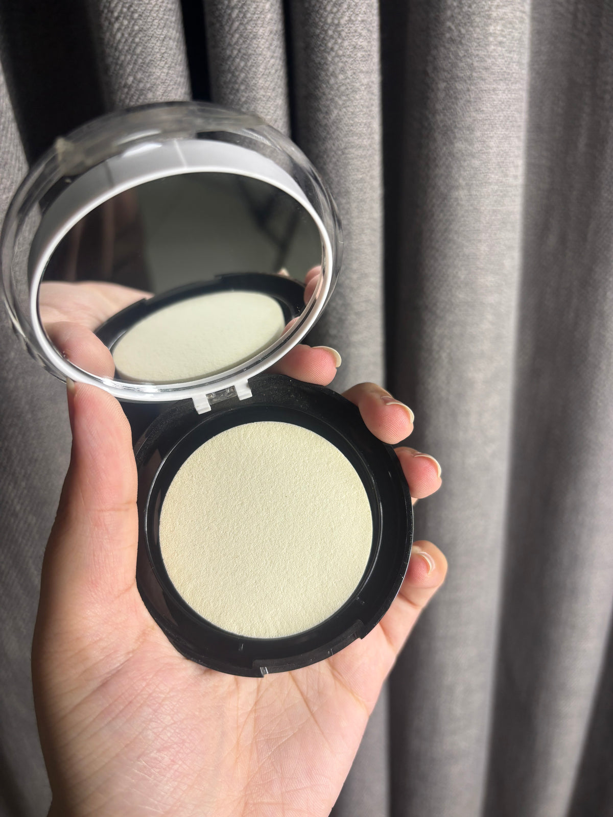 LA Colors Translucent Setting Powder