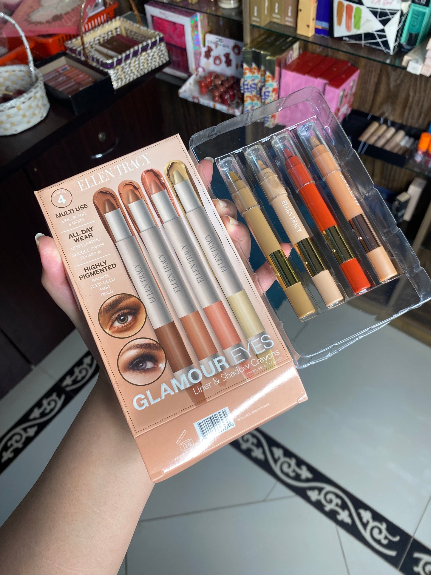 Ellen Tracy Glamour Eyes Pack of 4 Crayons
