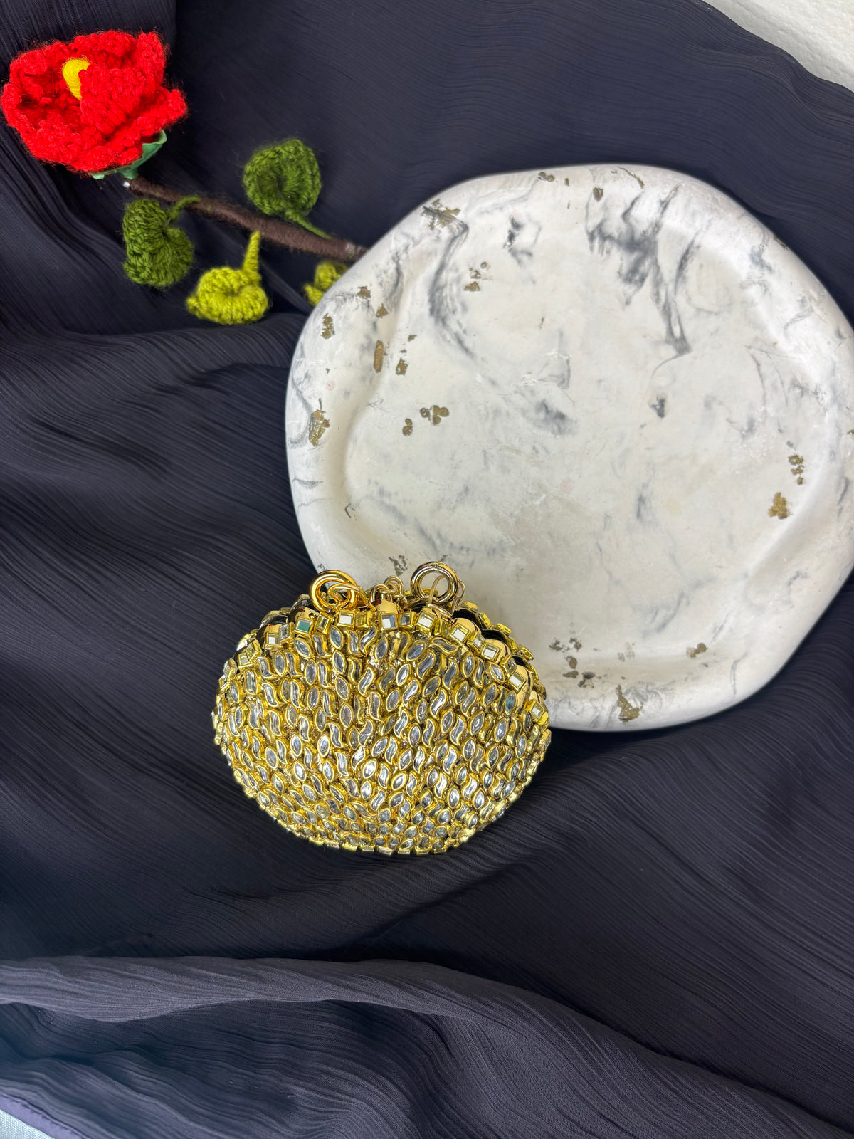 Shell Shaped Kundan Clutch