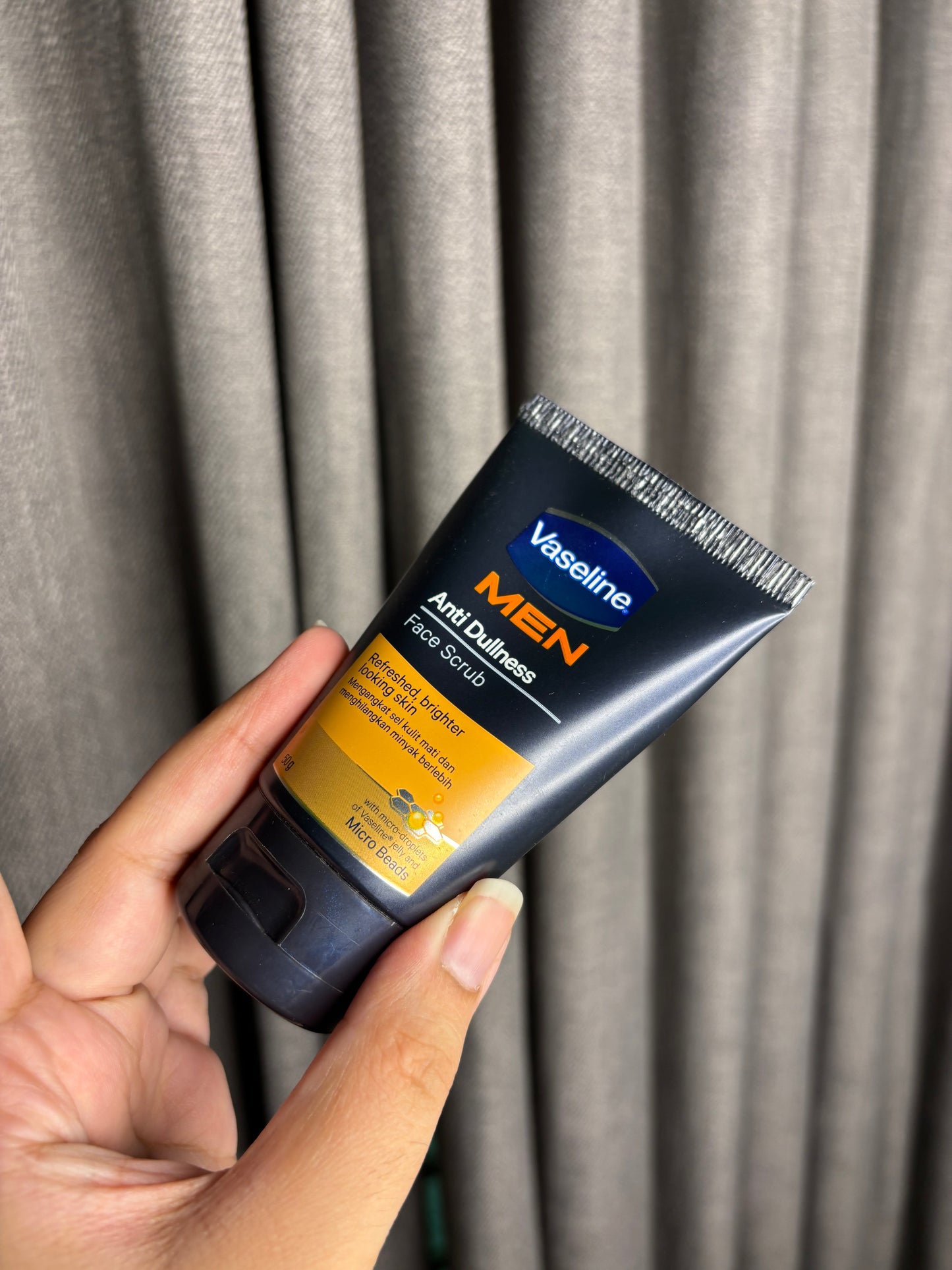 Vaseline Men Anti Dullness Face Scrub