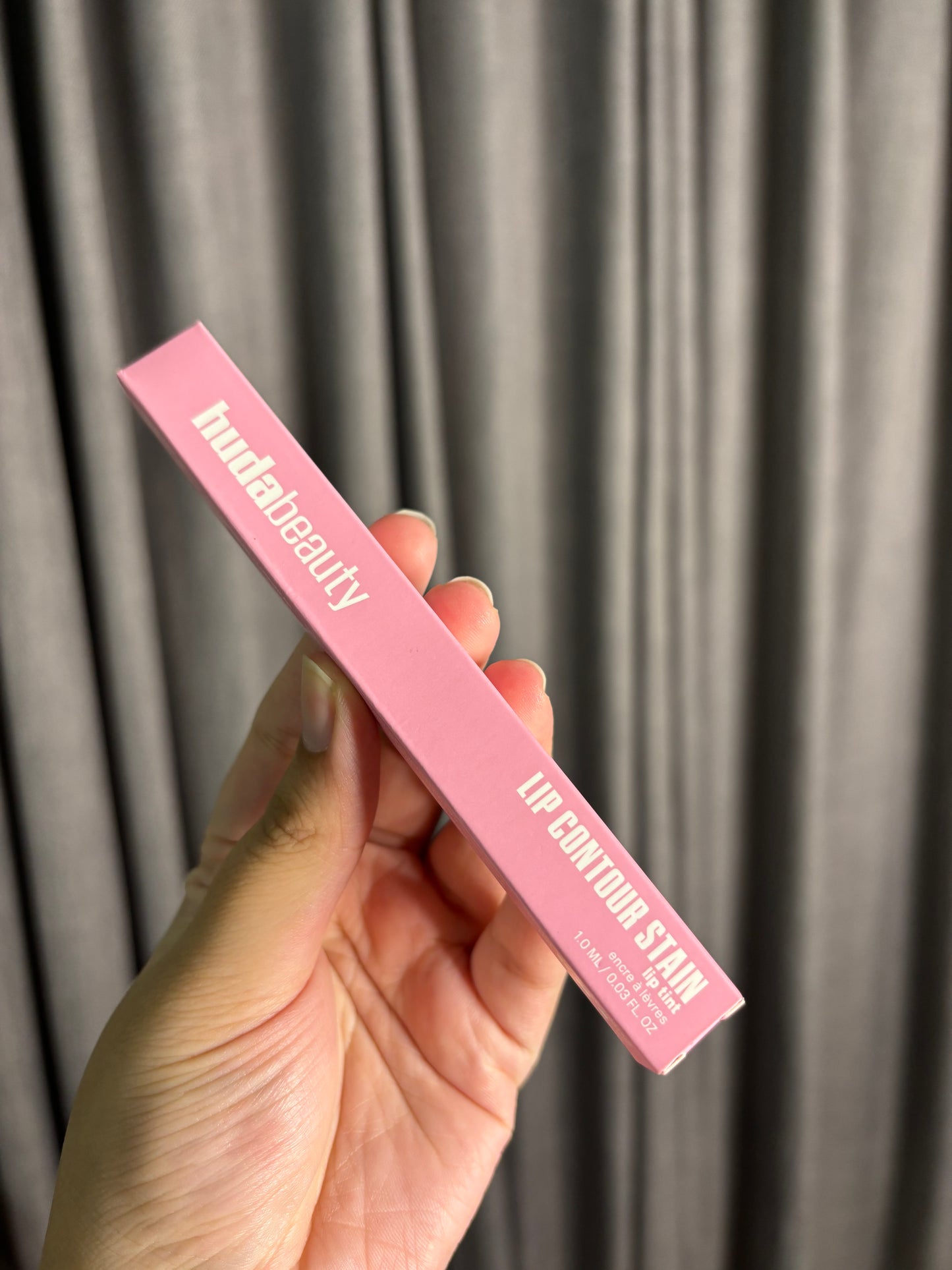 Huda Beauty Deal (Lip Contour Stain + Blush Filter Liquid Blush) Random Shades