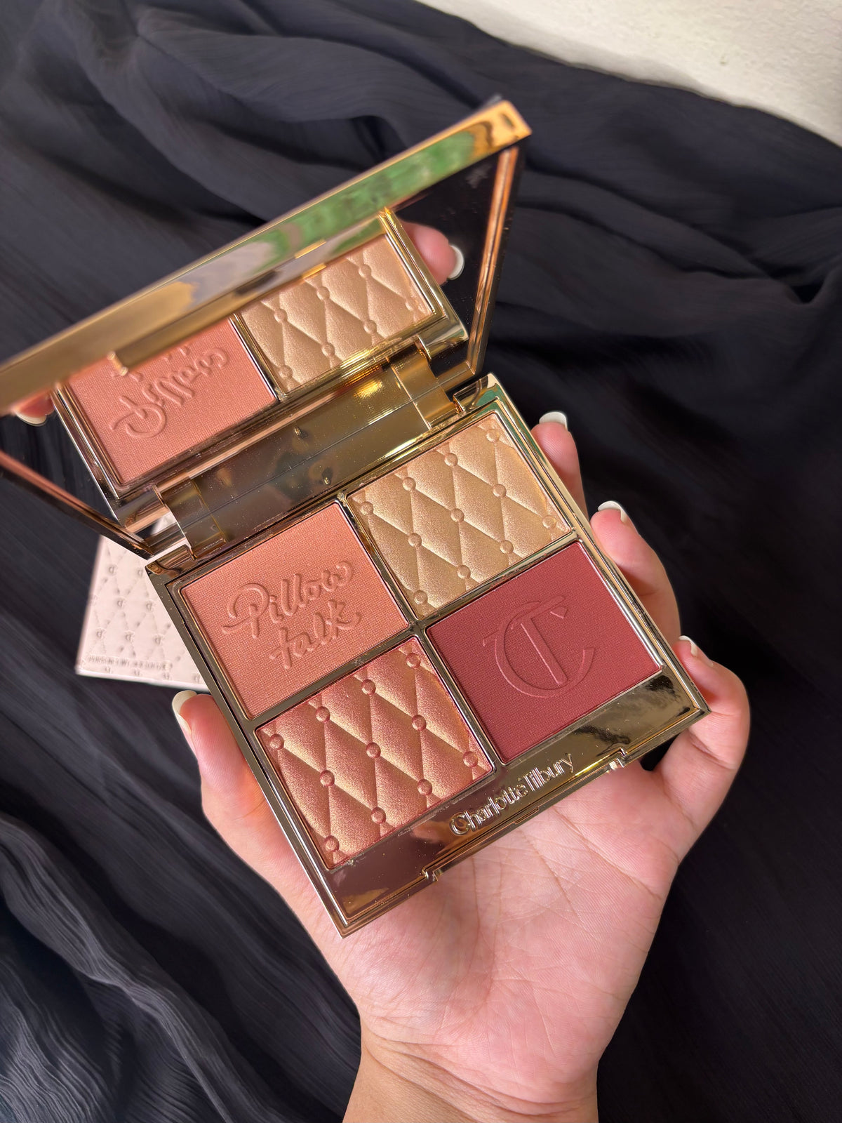 Charlotte Tilbury Pillow Talk Beautifying Face Palette – Medium to Deep