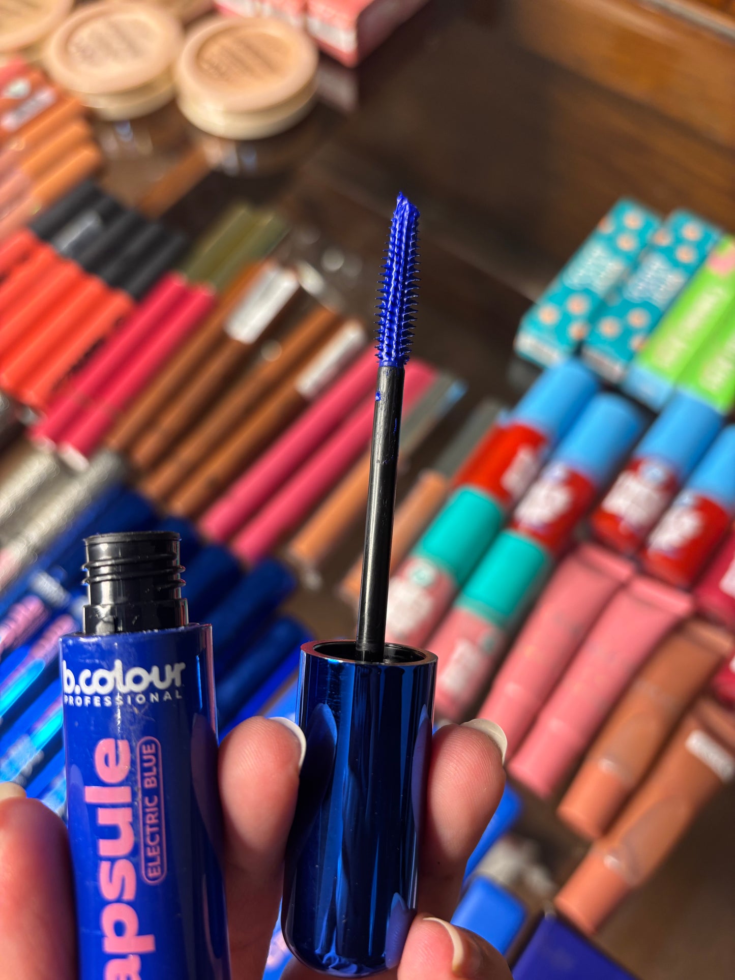 b.colour capsule thermo mascara long & volume blue