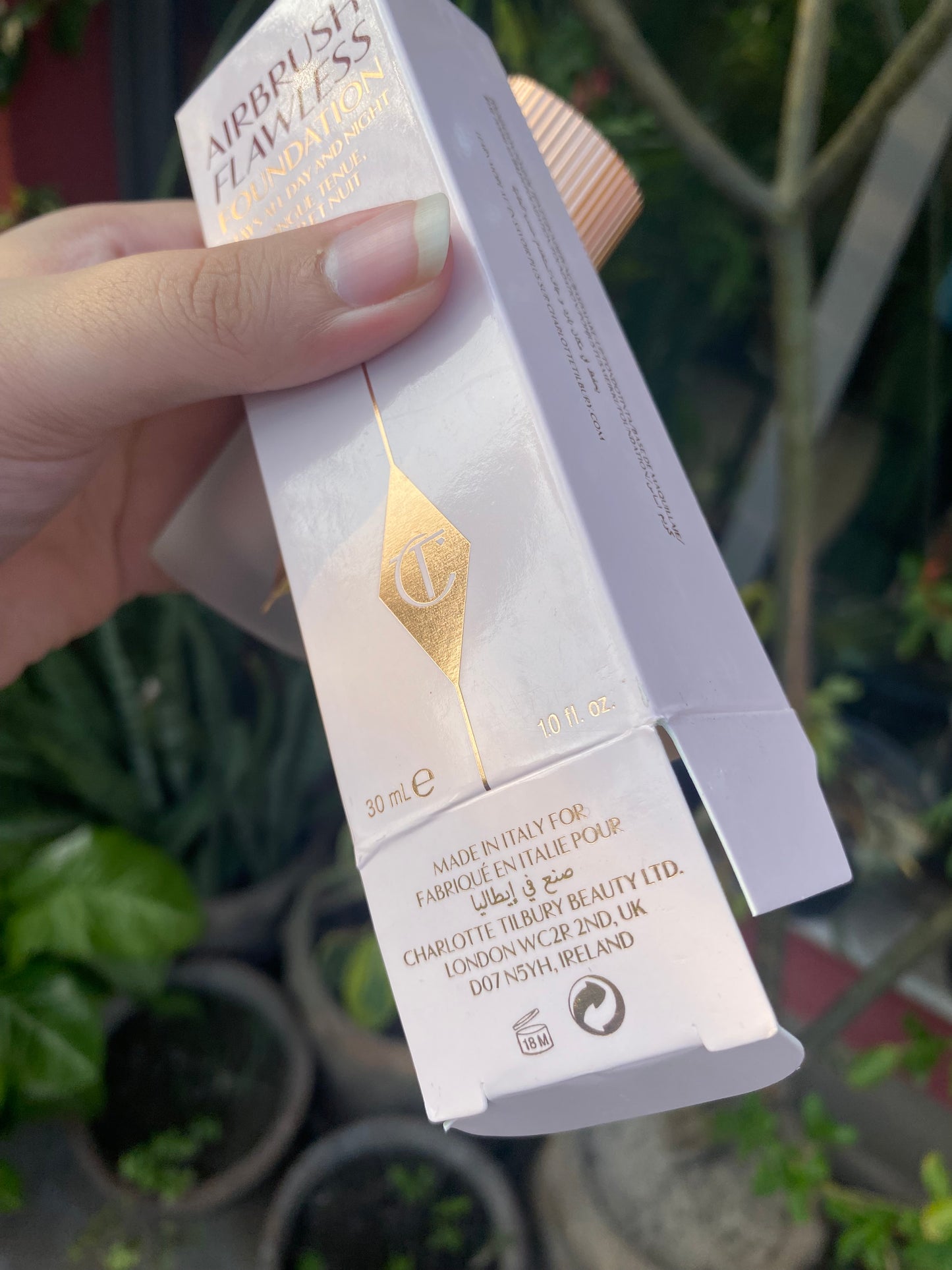 Charlotte Tilbury Air Brush Flawless Foundation Stay all day and night 30ml