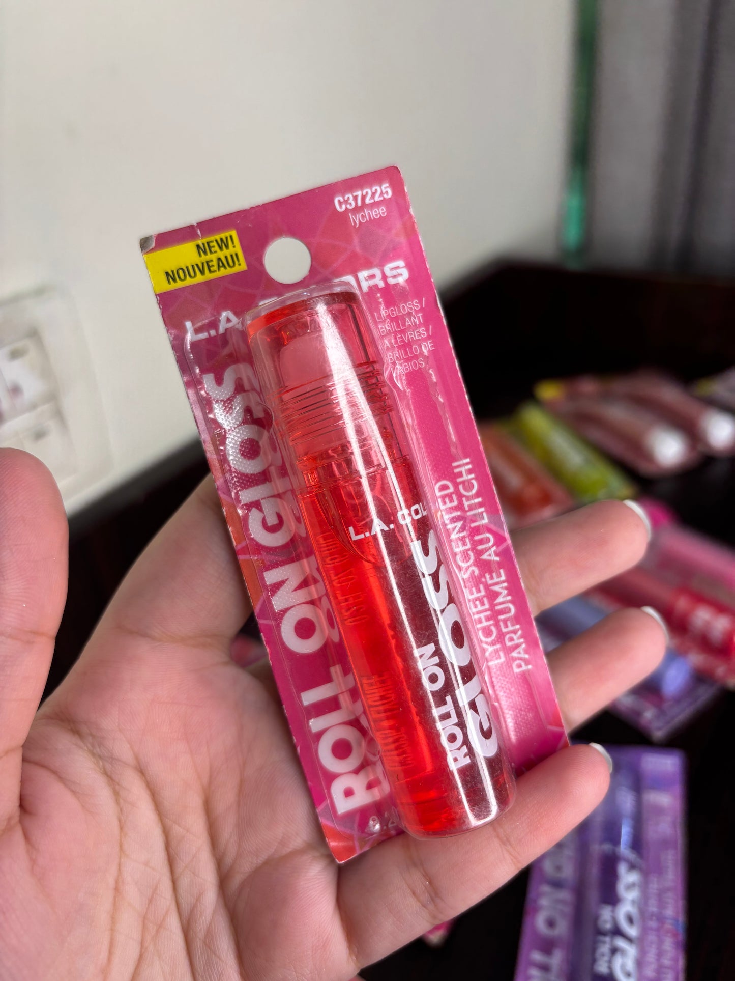 La Colours Roll On Lip Oil