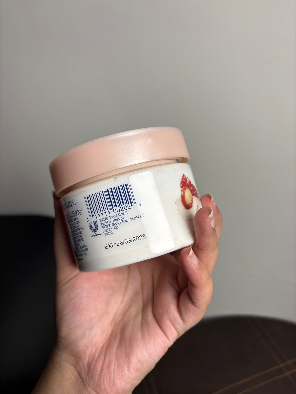 Dove Exfoliating Body Polish Pomegranate Seeds & Shea Butter