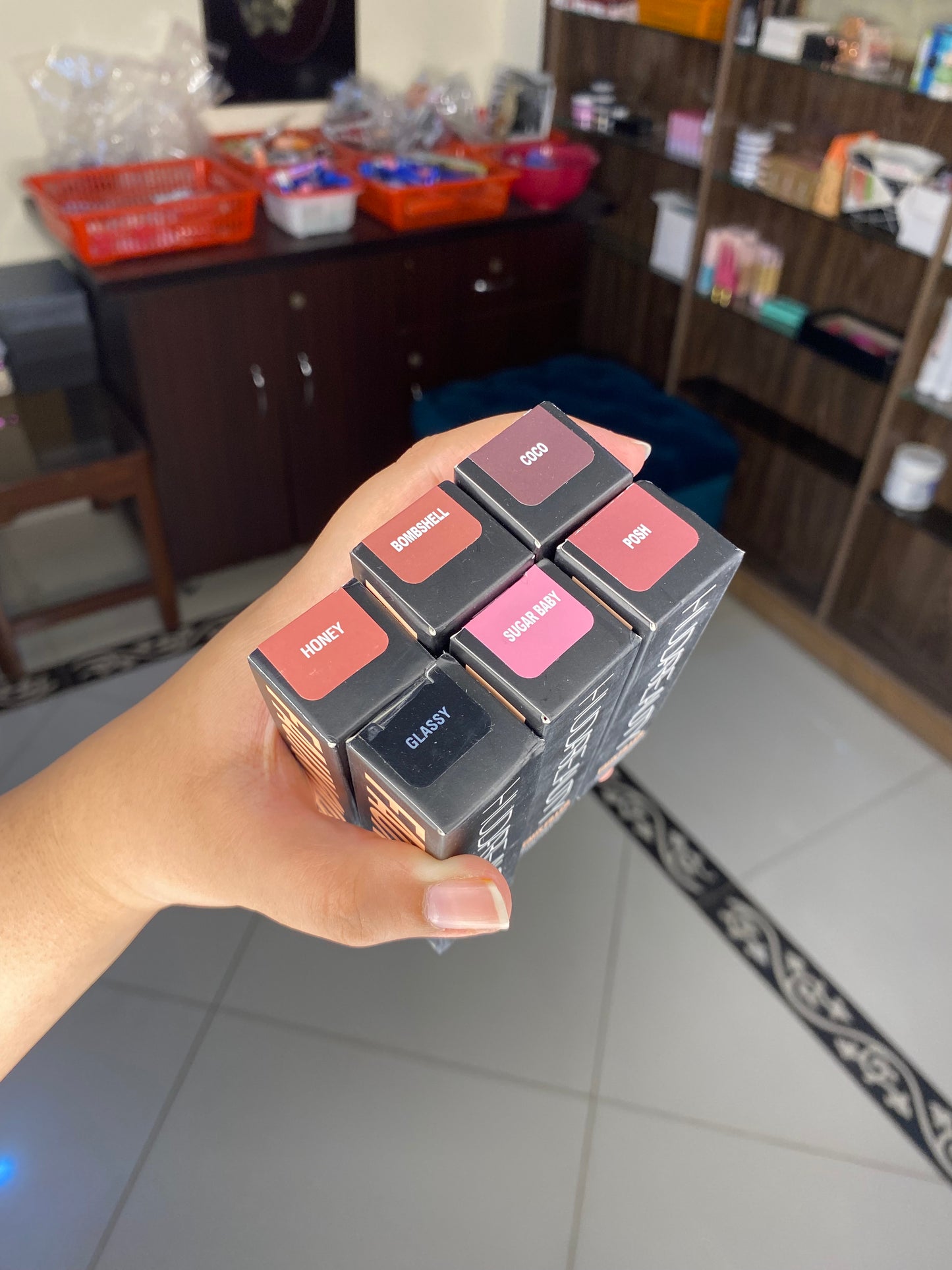 Huda Beauty Faux Filter Extreme Shine Lipgloss