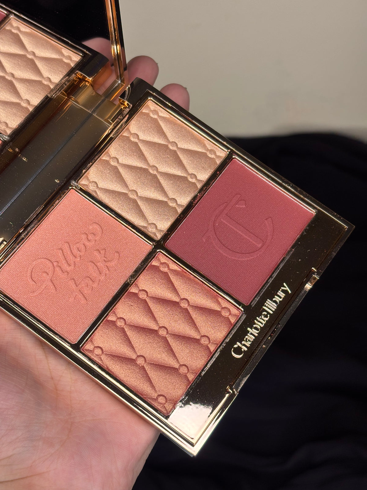 Charlotte Tilbury Pillow Talk Beautifying Face Palette – Medium to Deep