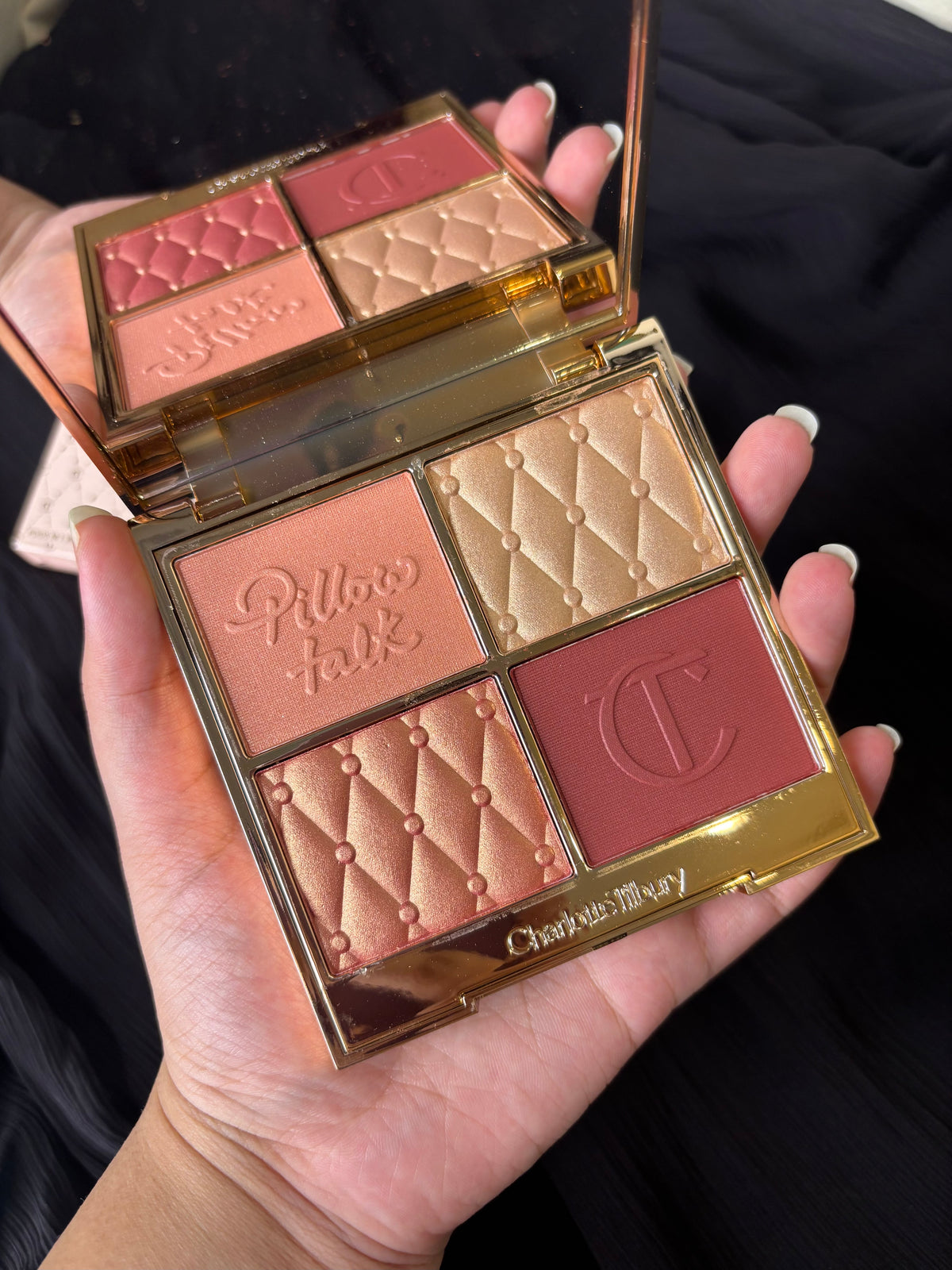 Charlotte Tilbury Pillow Talk Beautifying Face Palette – Medium to Deep