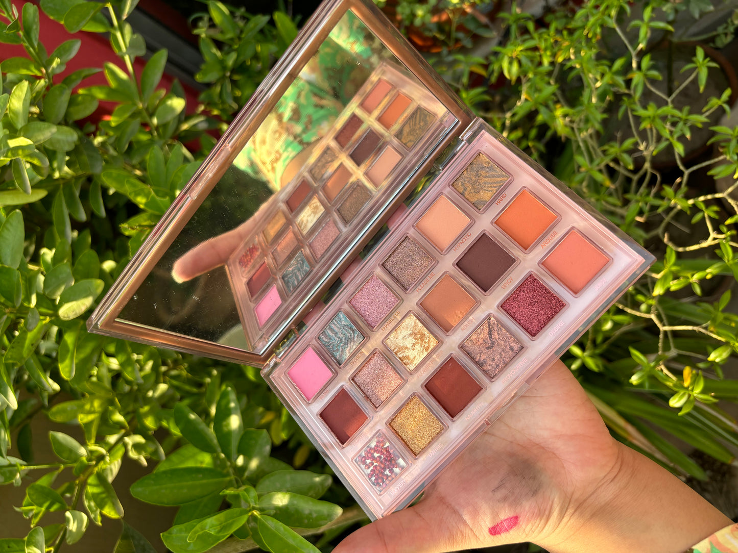 Hudamoji Naughty Eyeshadow Palette