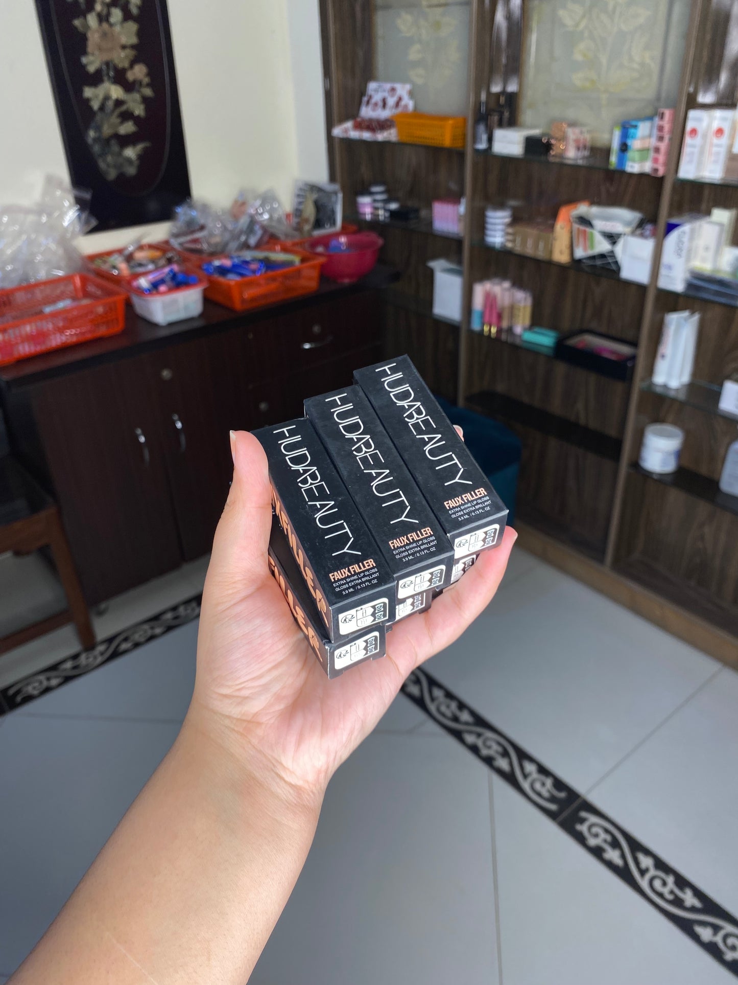 Huda Beauty Faux Filter Extreme Shine Lipgloss