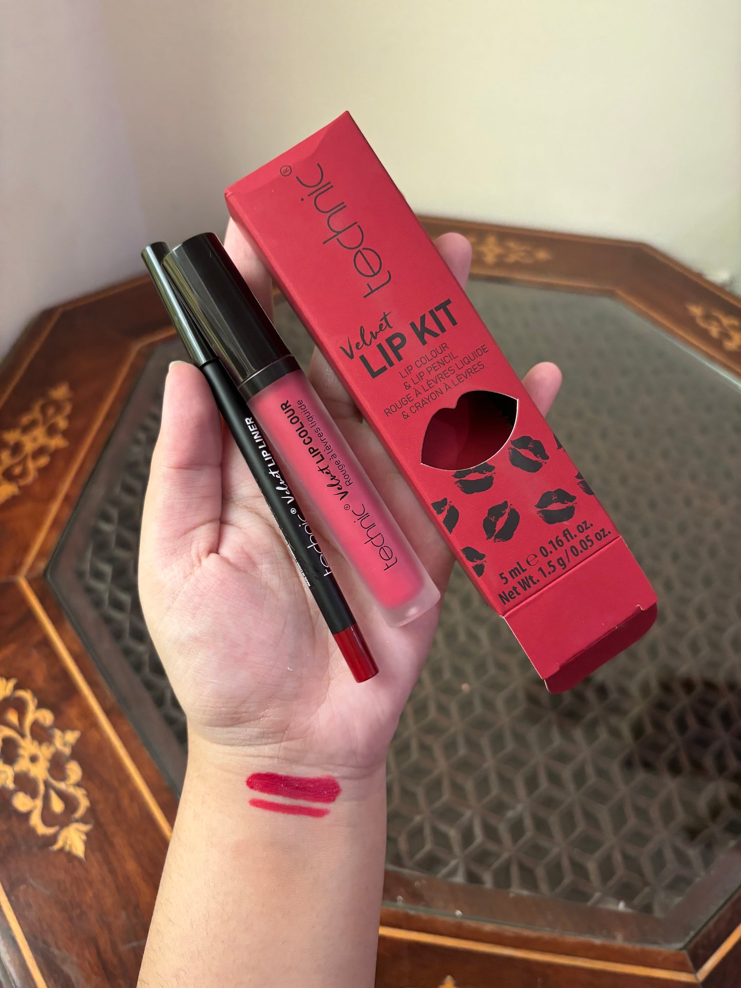 Technic Lip Kit Vintage Red Shade