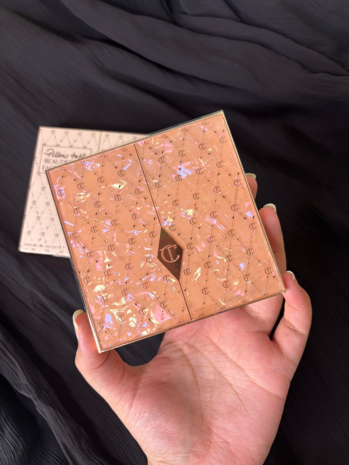 Charlotte Tilbury Pillow Talk Beautifying Face Palette – Medium to Deep