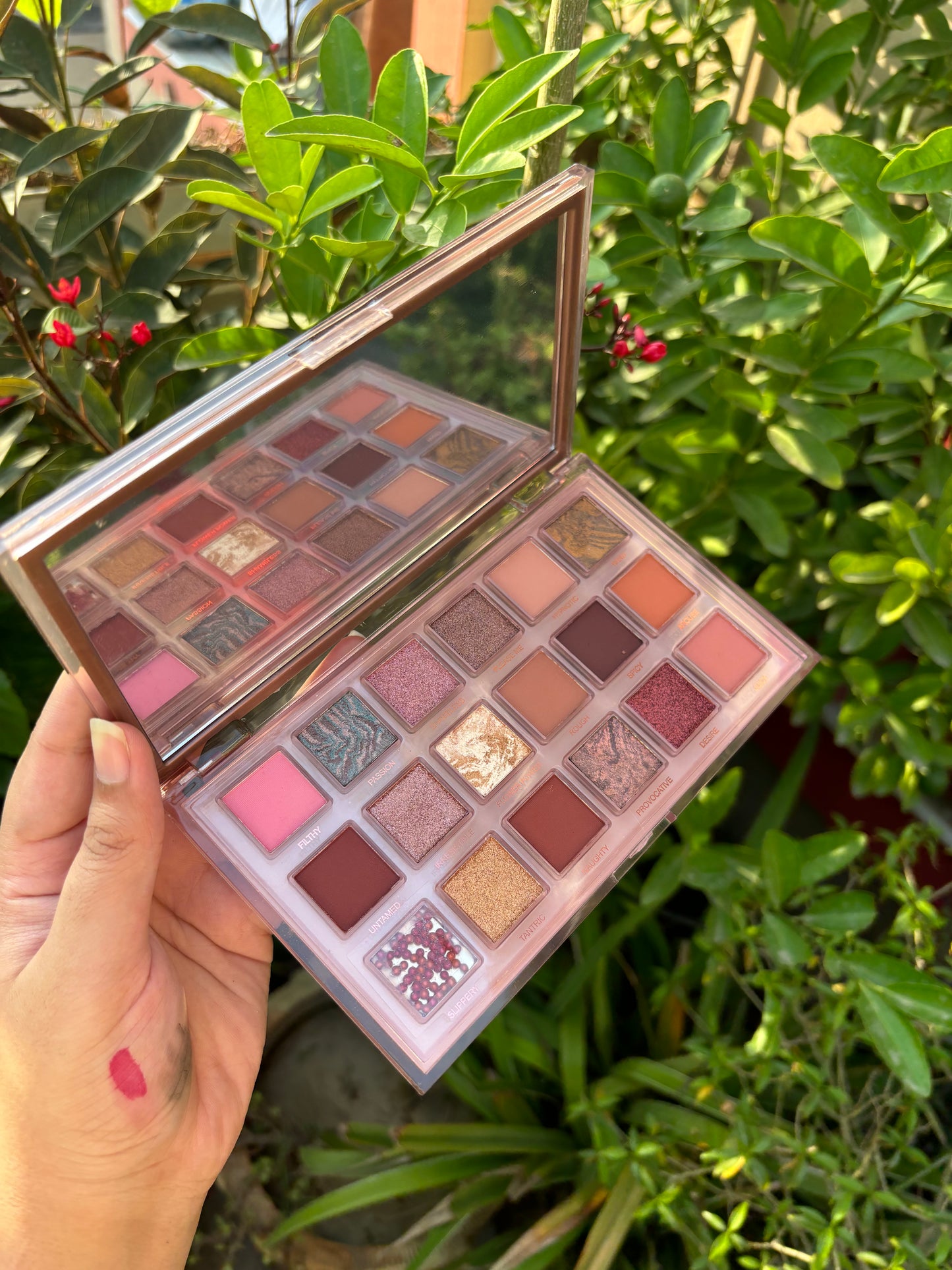 Hudamoji Naughty Eyeshadow Palette