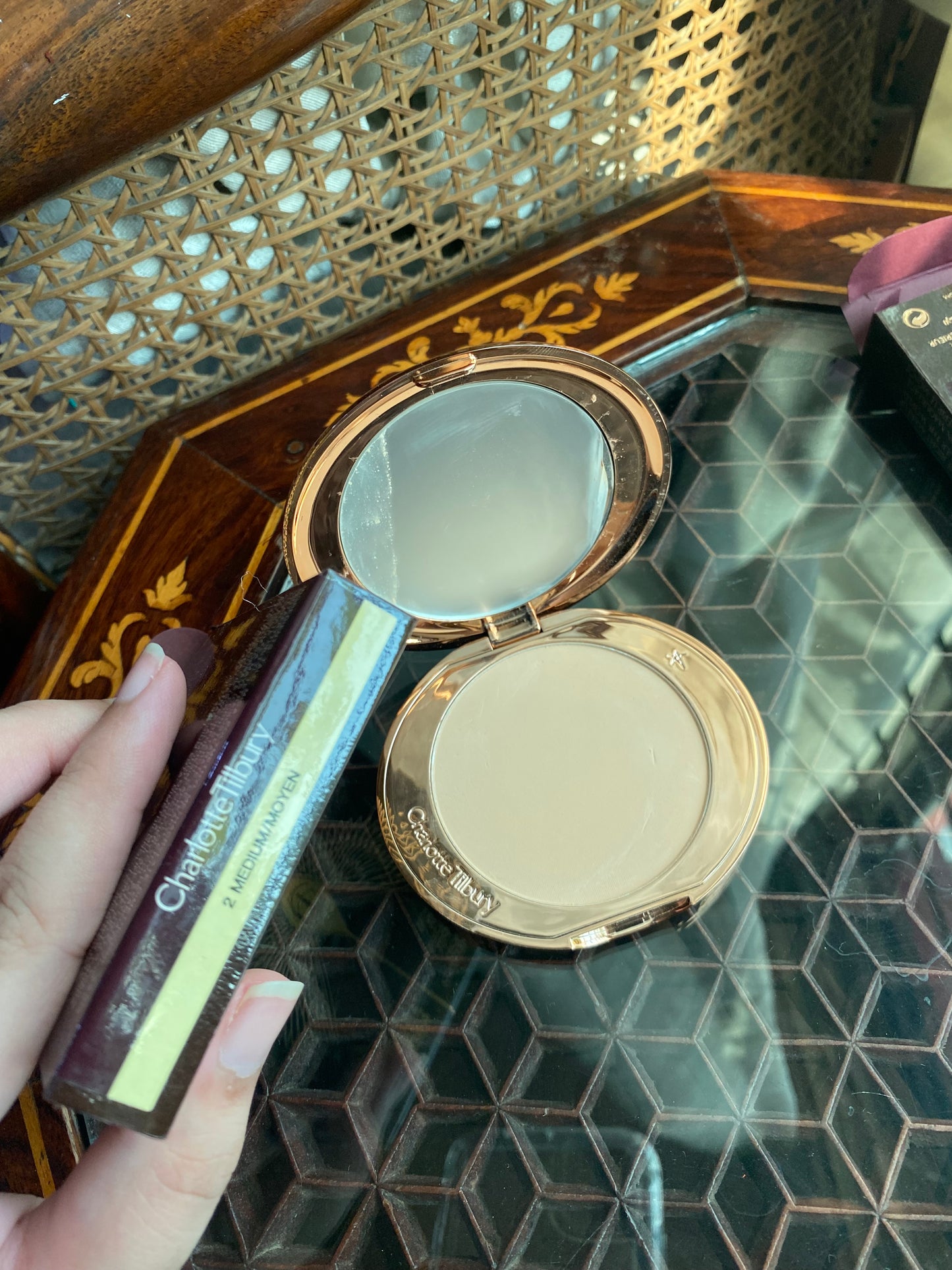 Charlotte Tilbury Air Brush Flawless Finish Complexion Perfecting Micro Powder