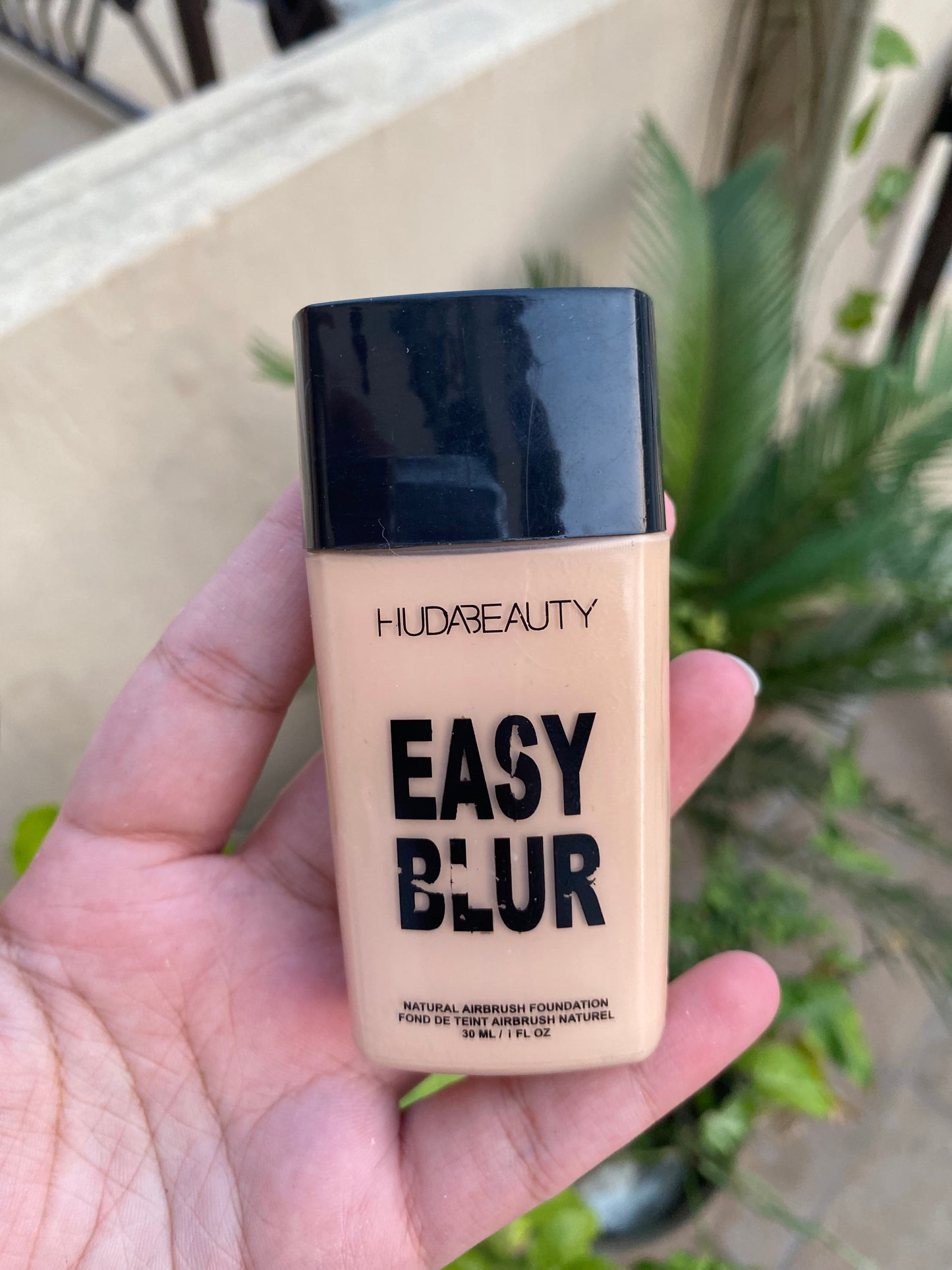 Huda Beauty Easy Blur Natural Airbrush Foundation