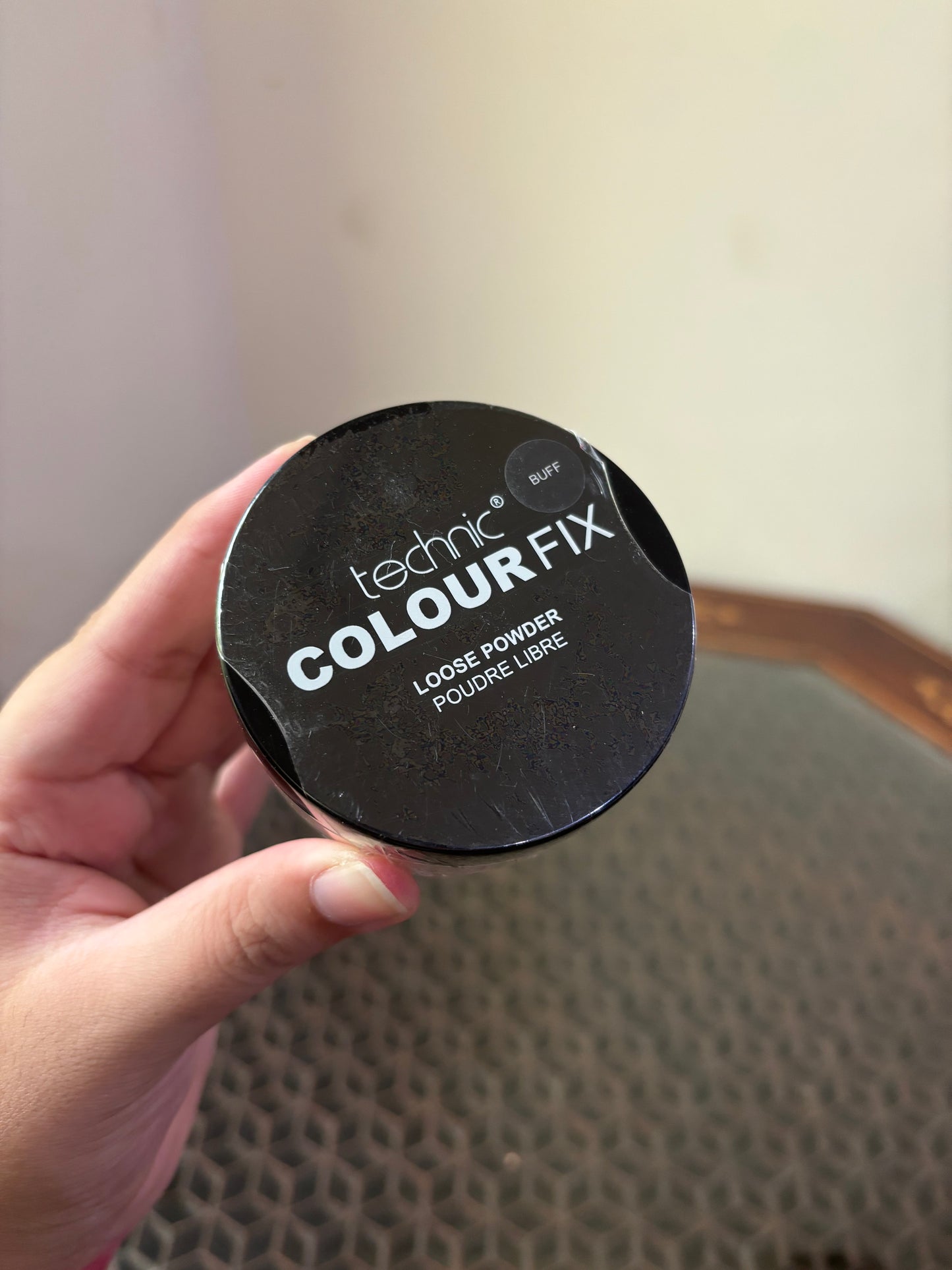 Technic Colour Fix Loose Powder in shade 'buff'