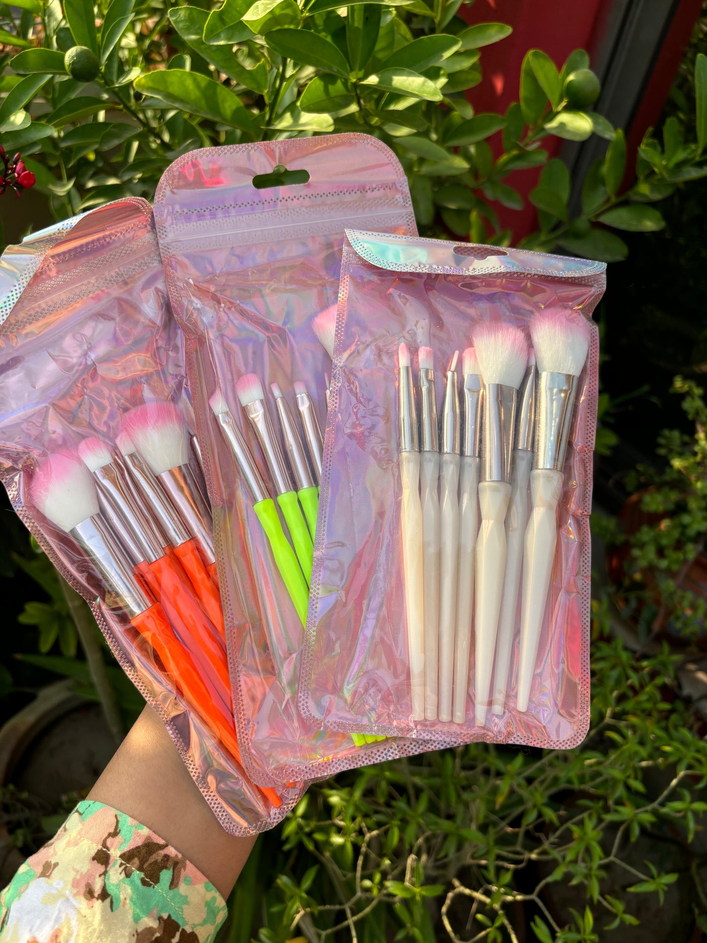 Set of 6 Makeup Brushes in Holographic Packaging